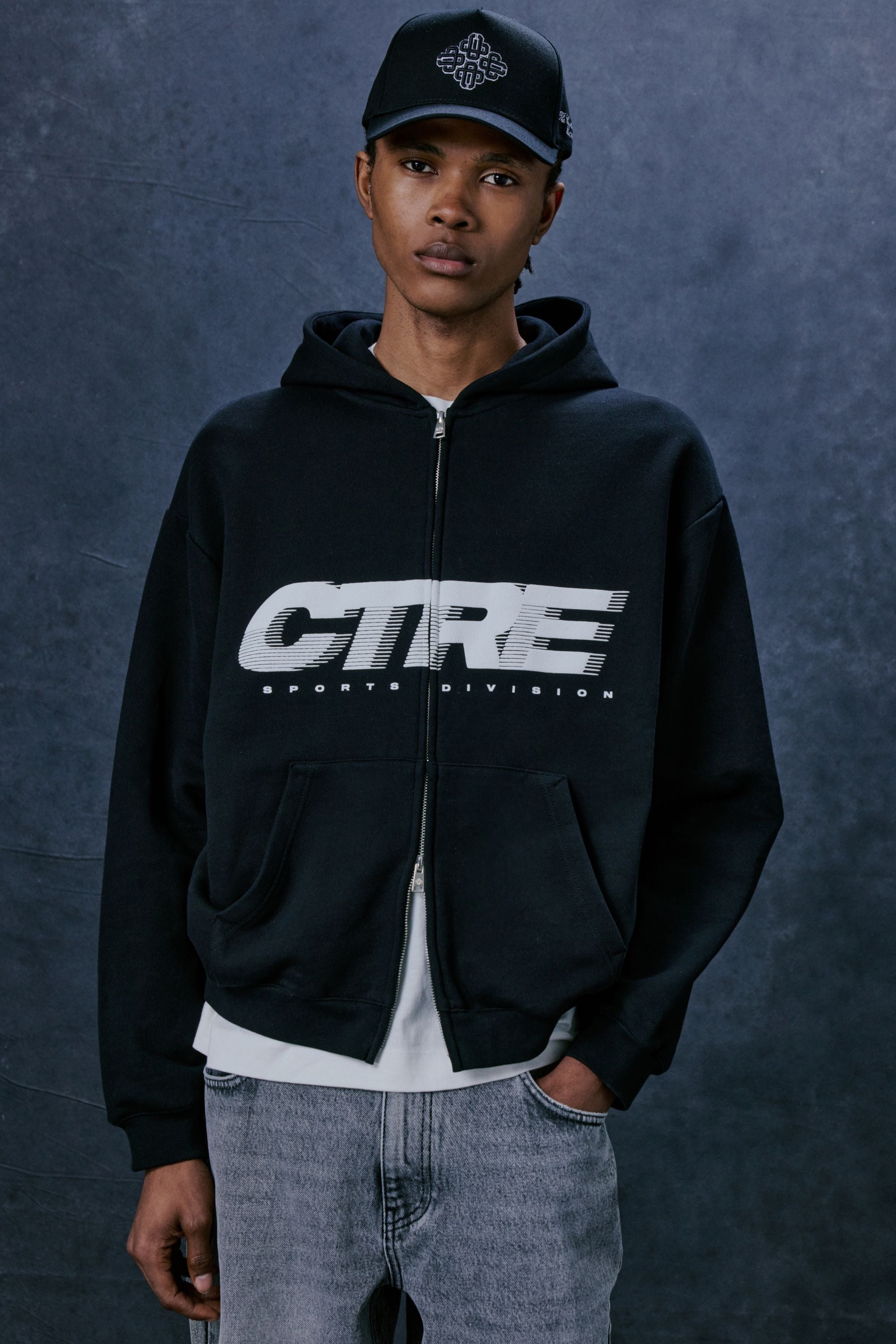 RETRO SPORT CTRE GRAPHIC ZIP THROUGH HOODIE - BLACK