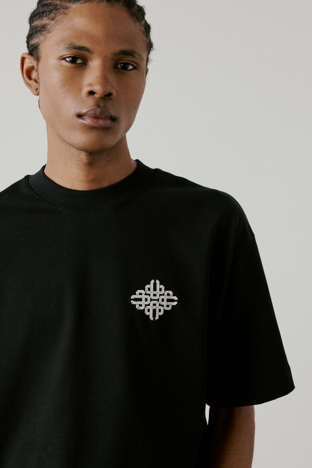 VINTAGE PRINT EMBLEM T-SHIRT - BLACK