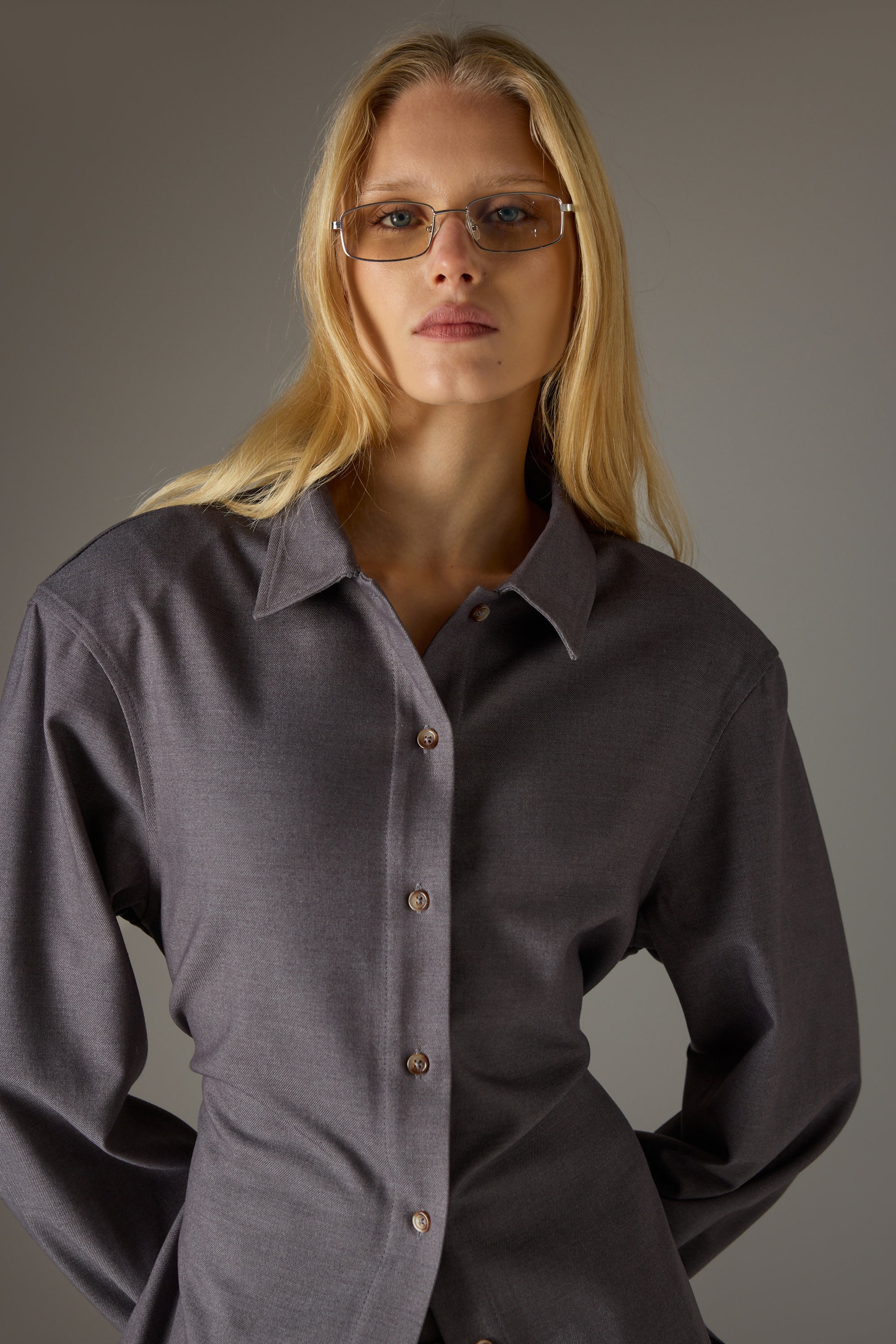 TAILORED SHOULDER PADDED SHIRT - GREY