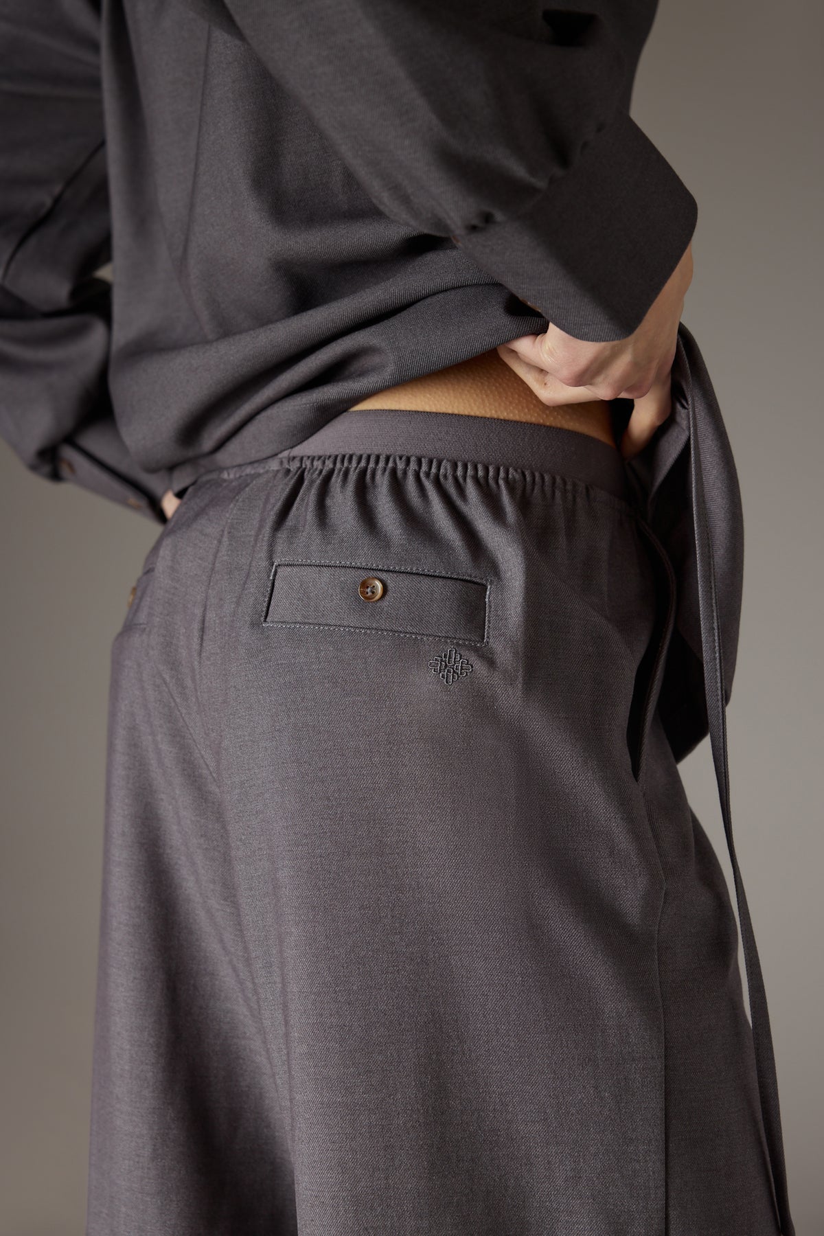 TAILORED WAISTBAND DETAIL TROUSERS - GREY