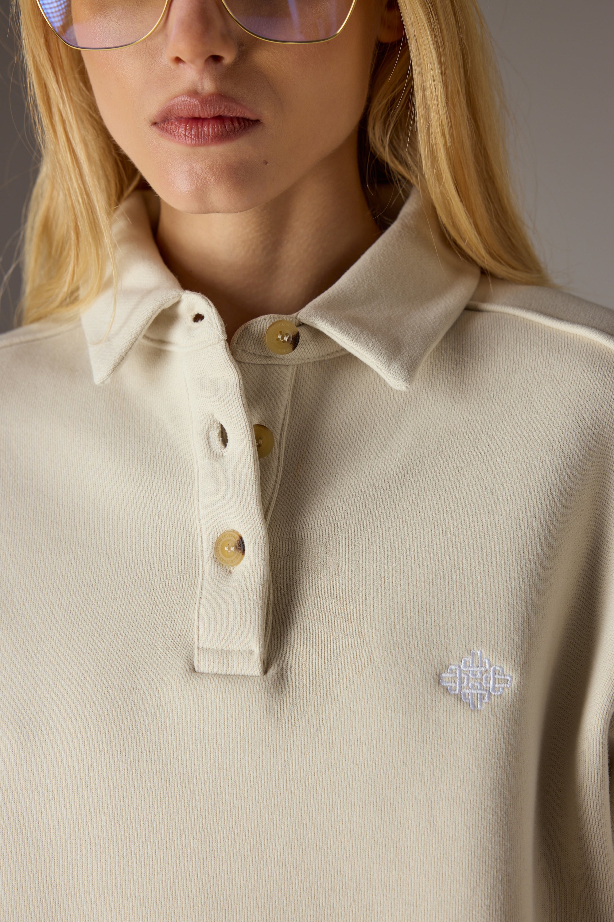 EMBLEM EMBROIDERED RUGBY POLO - BONE