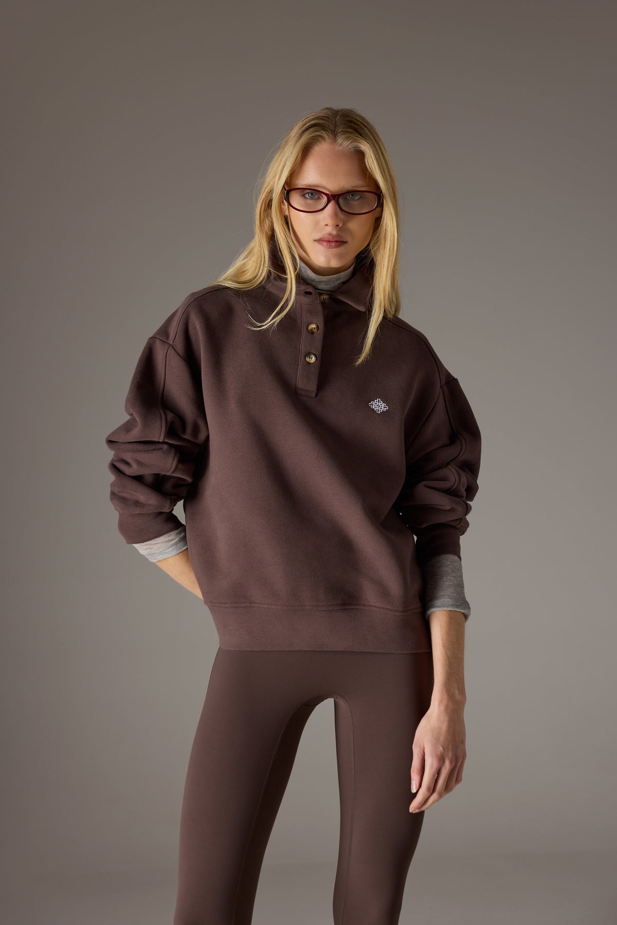 EMBLEM EMBROIDERED RUGBY POLO - CHOCOLATE
