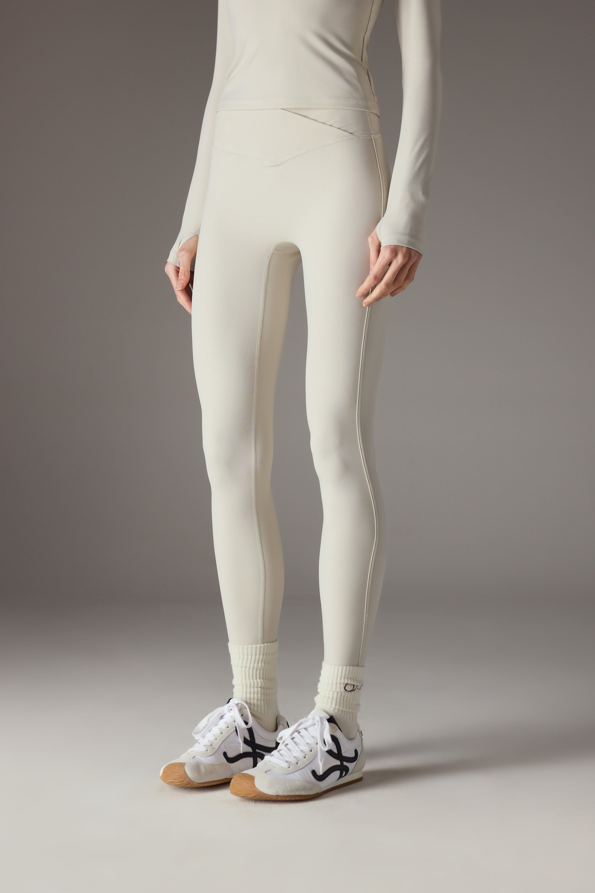 SCULPTING STRETCH CROSSOVER WAISTBAND LEGGINGS - BONE