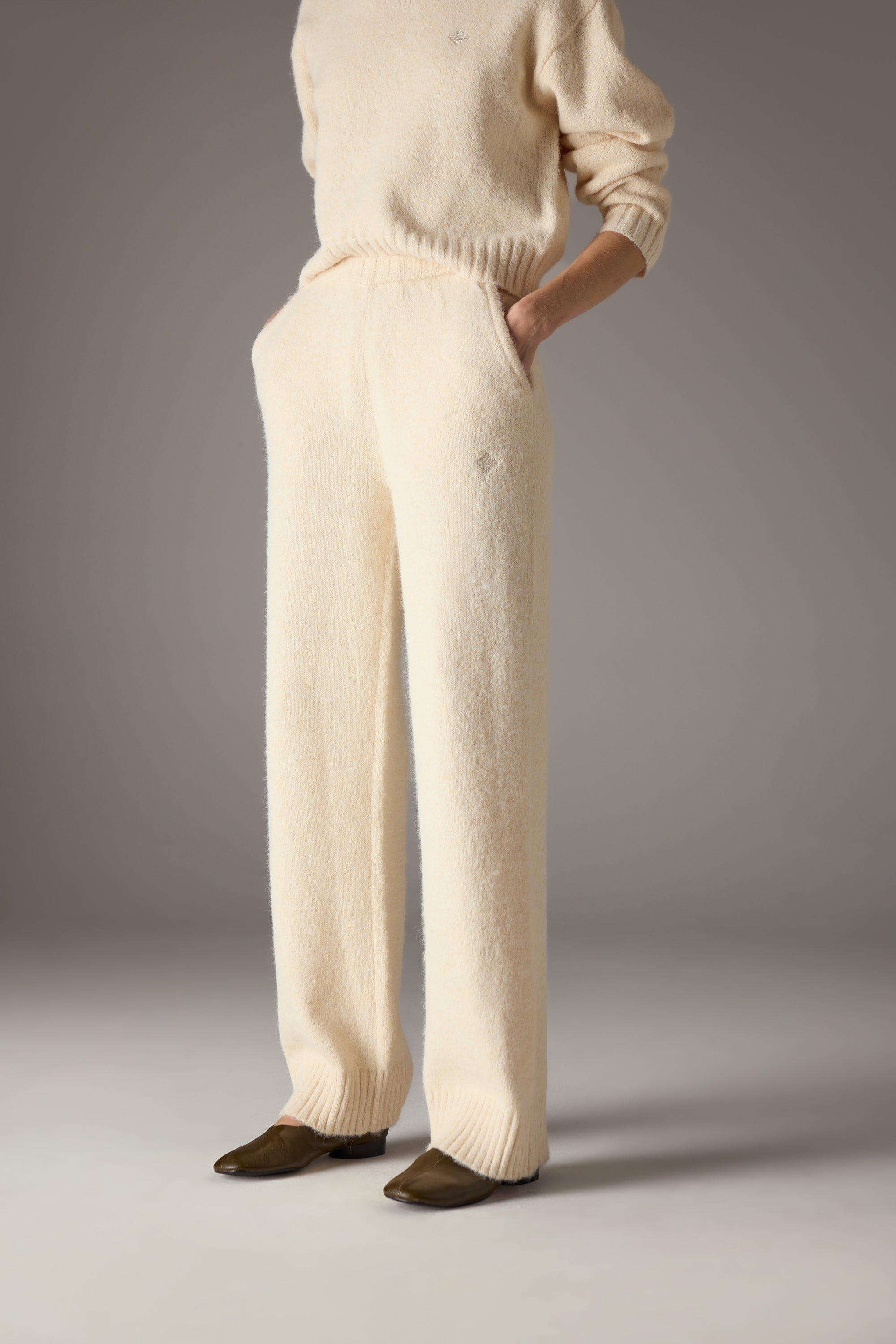 EMBLEM EMBROIDERED KNIT JOGGERS - BUTTERMILK
