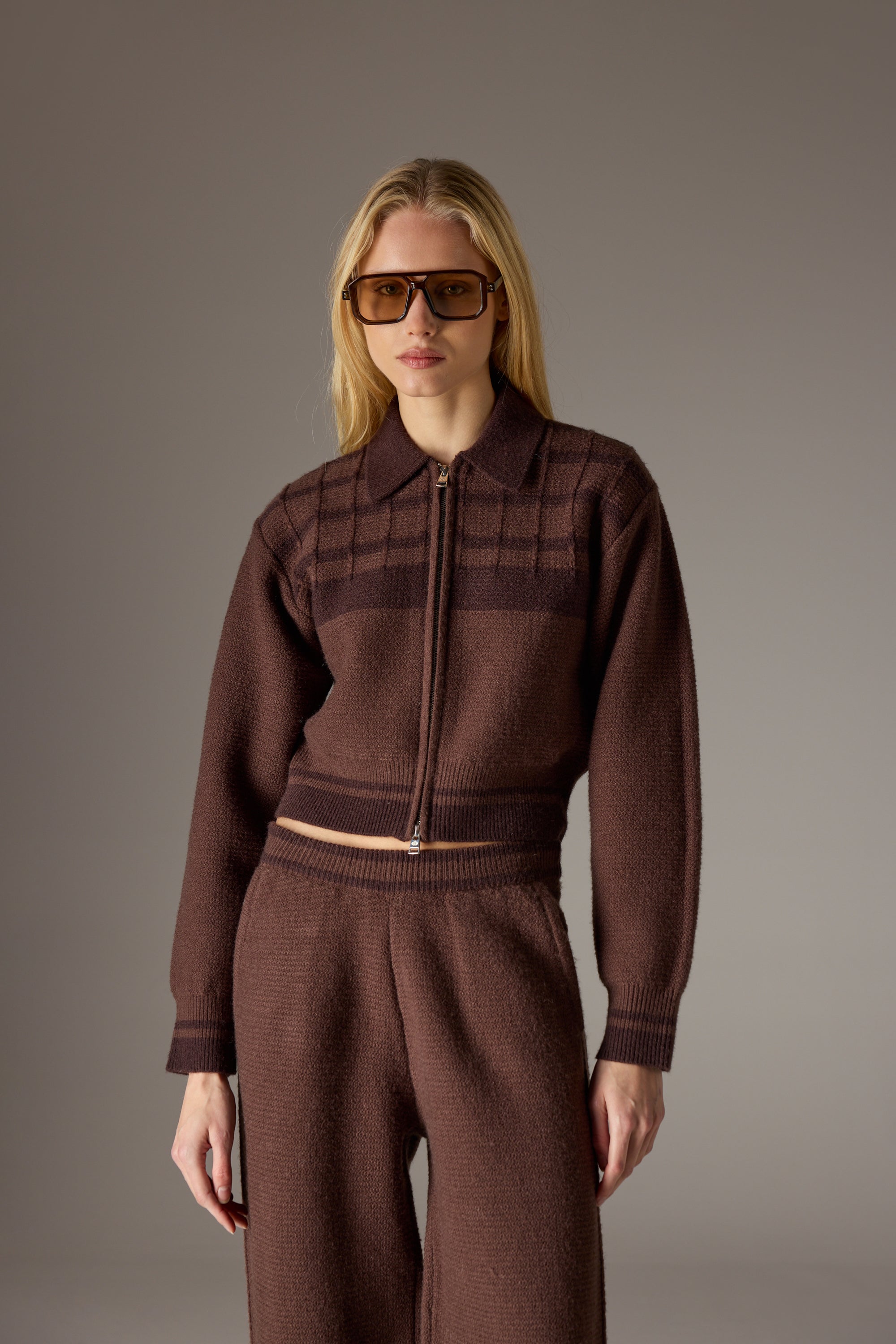 CONTRAST STRIPE KNITTED ZIP THROUGH - CHOCOLATE