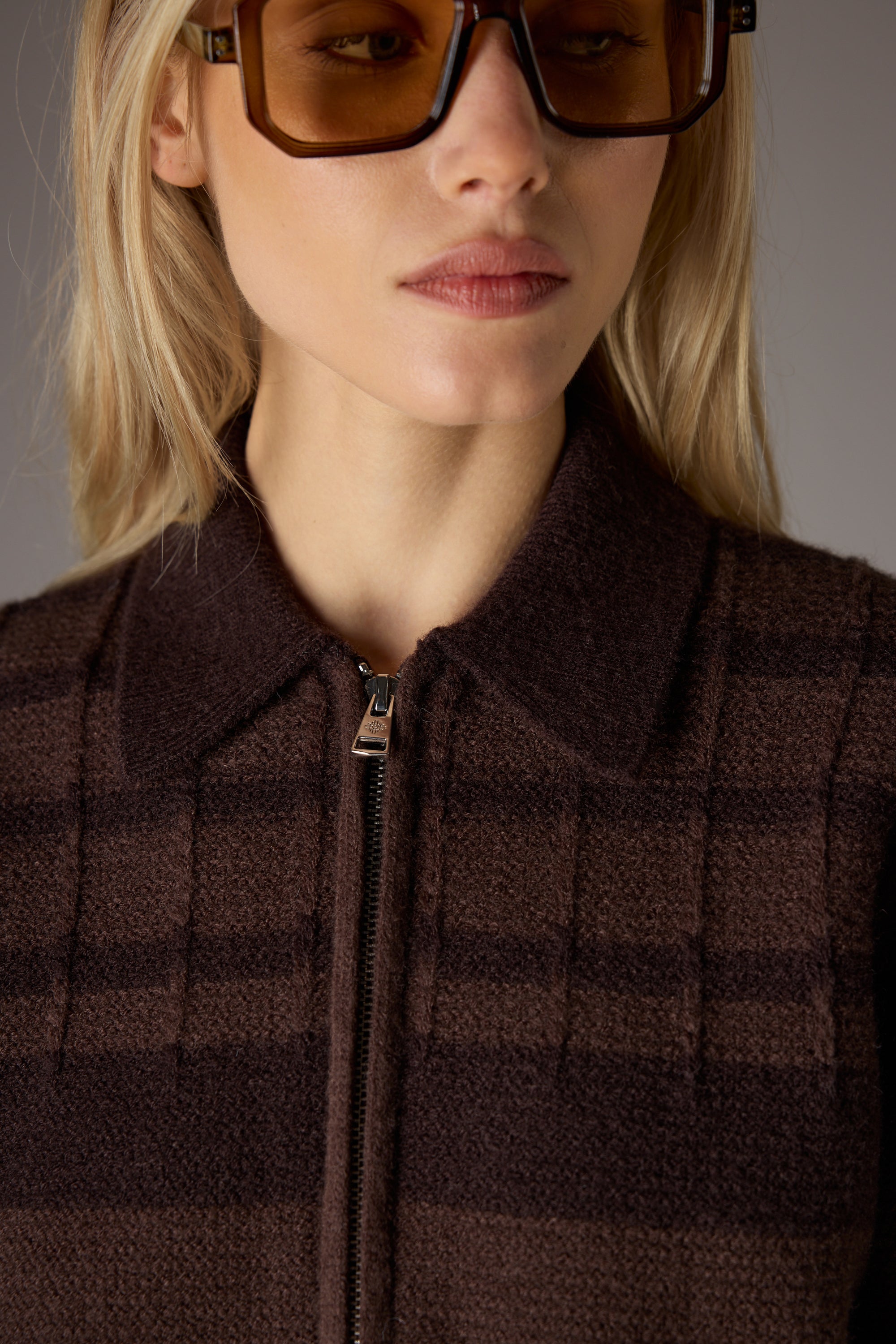 CONTRAST STRIPE KNITTED ZIP THROUGH - CHOCOLATE