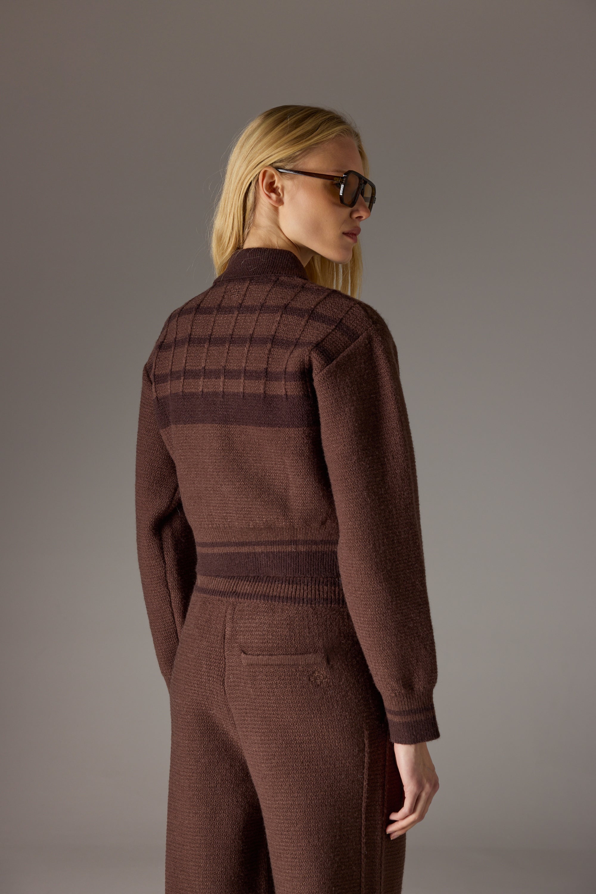 CONTRAST STRIPE KNITTED ZIP THROUGH - CHOCOLATE