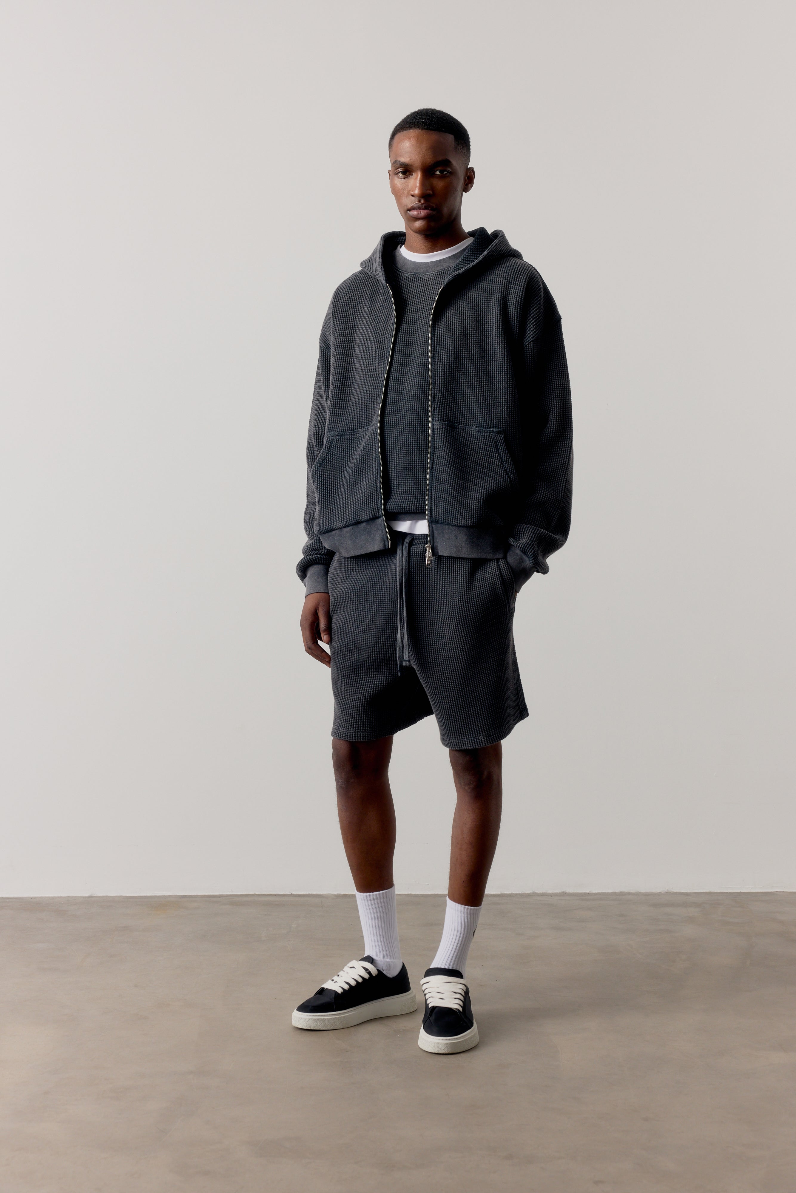 WAFFLE SHORTS - BLACK