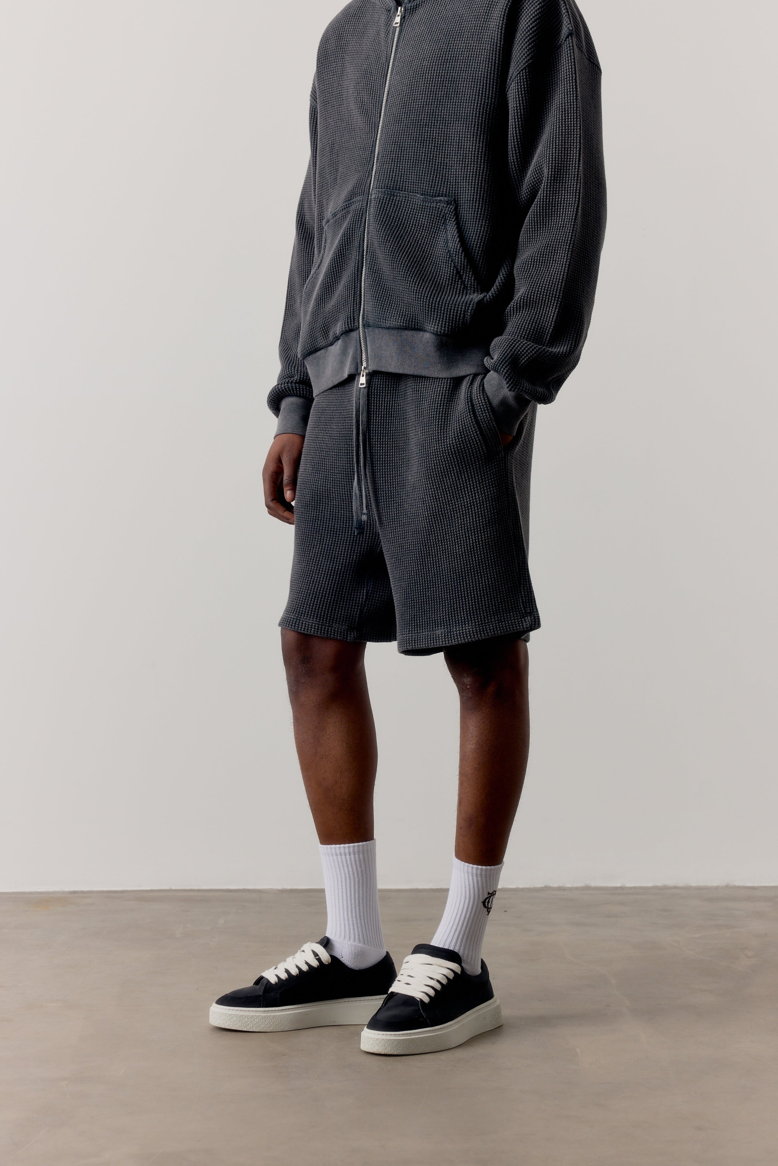 WAFFLE SHORTS - BLACK