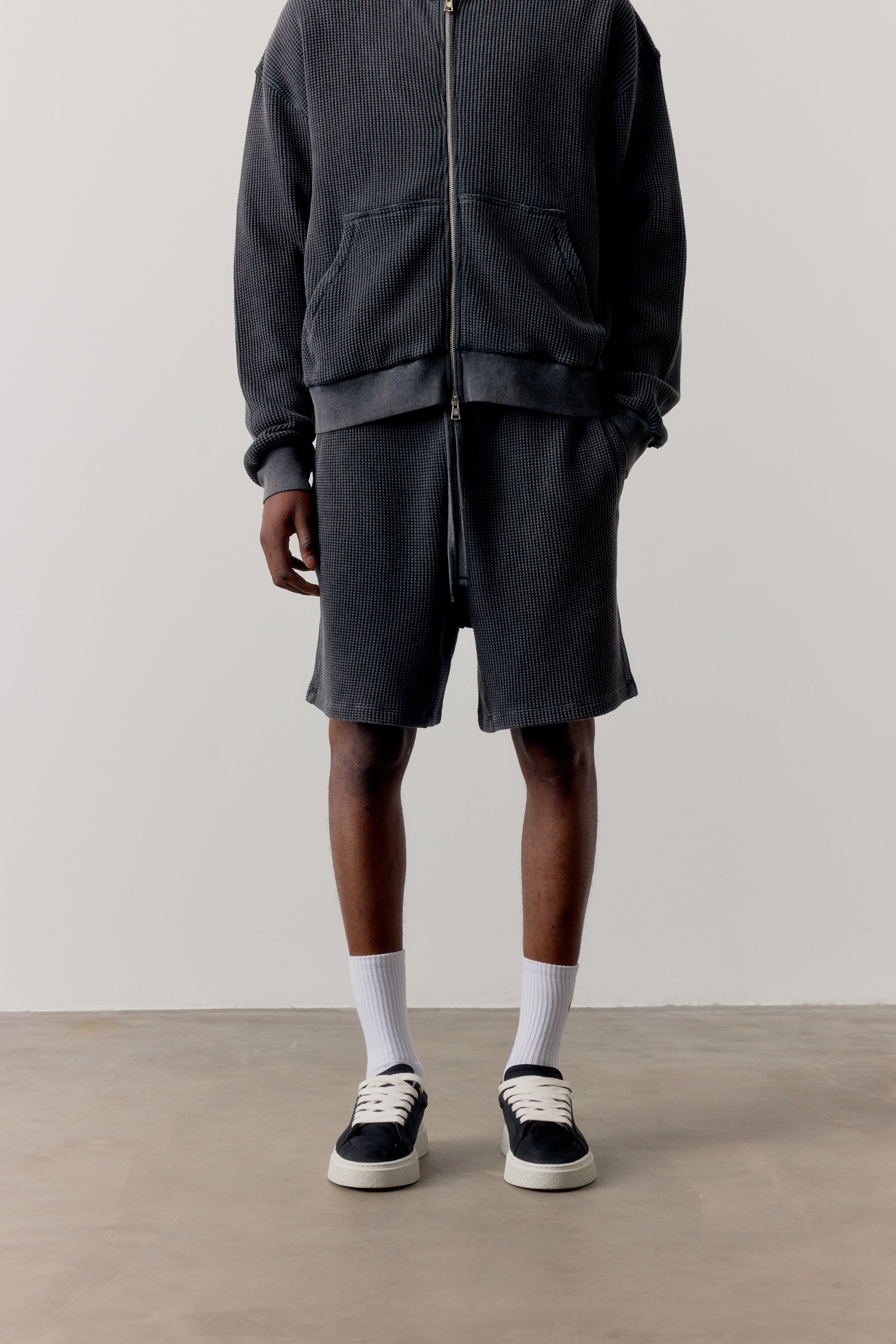 WAFFLE SHORTS - BLACK