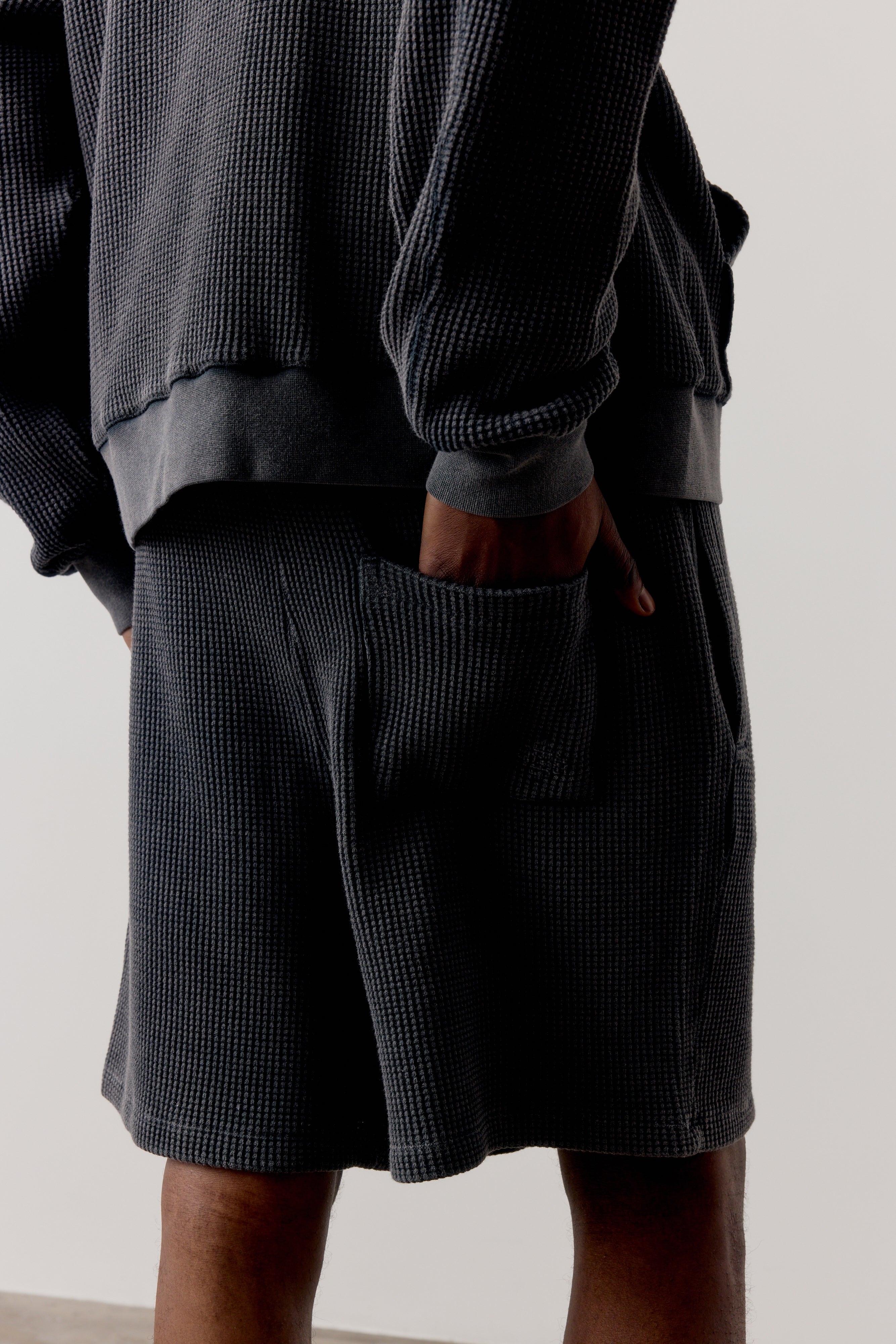 WAFFLE SHORTS - BLACK