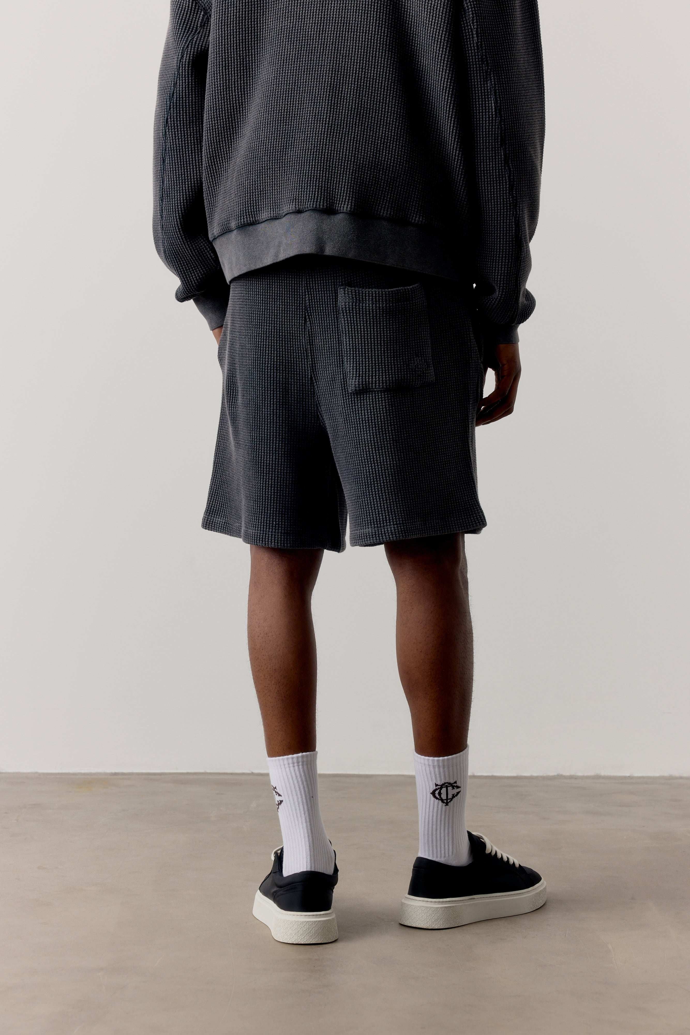 WAFFLE SHORTS - BLACK