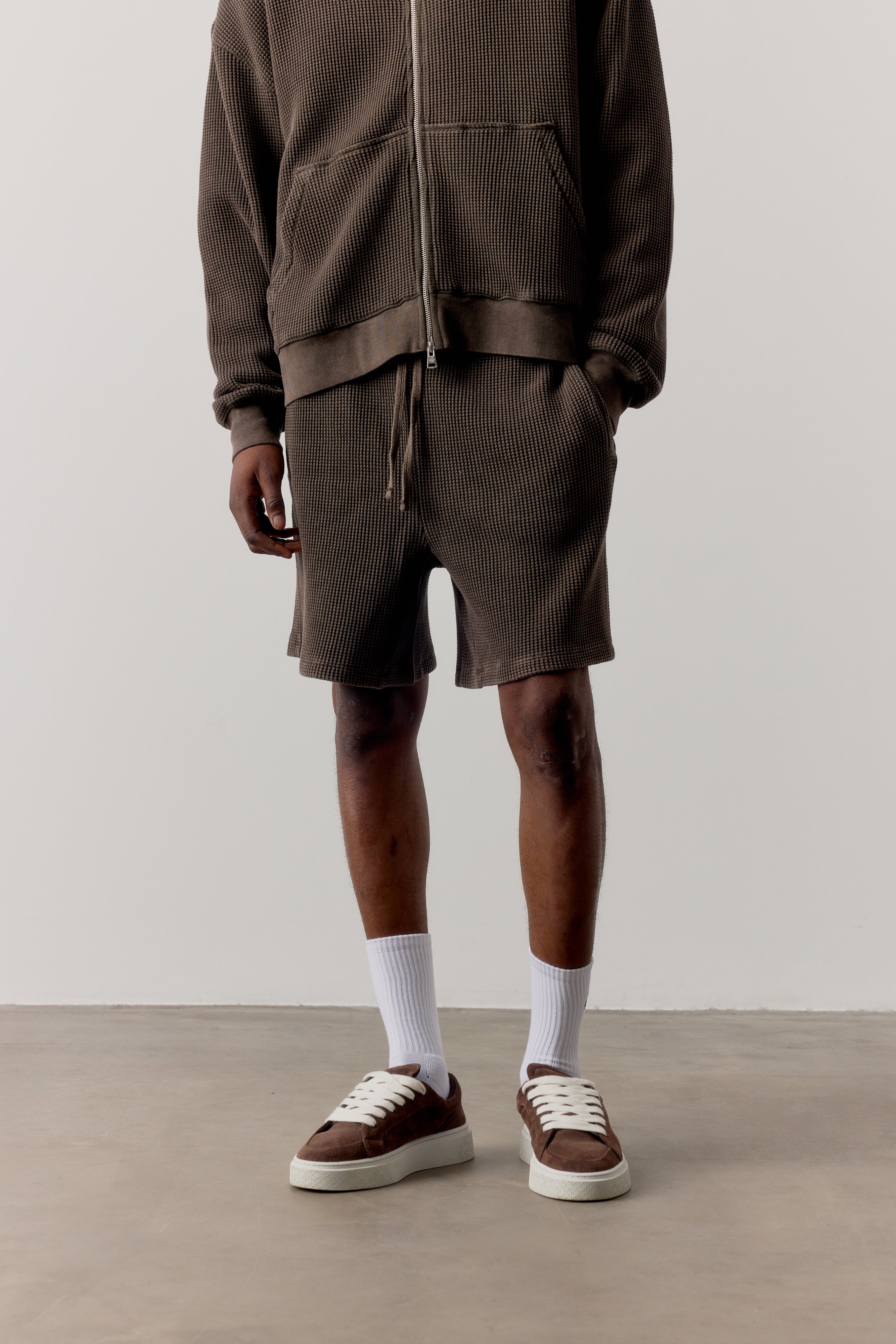 WAFFLE SHORTS - BROWN
