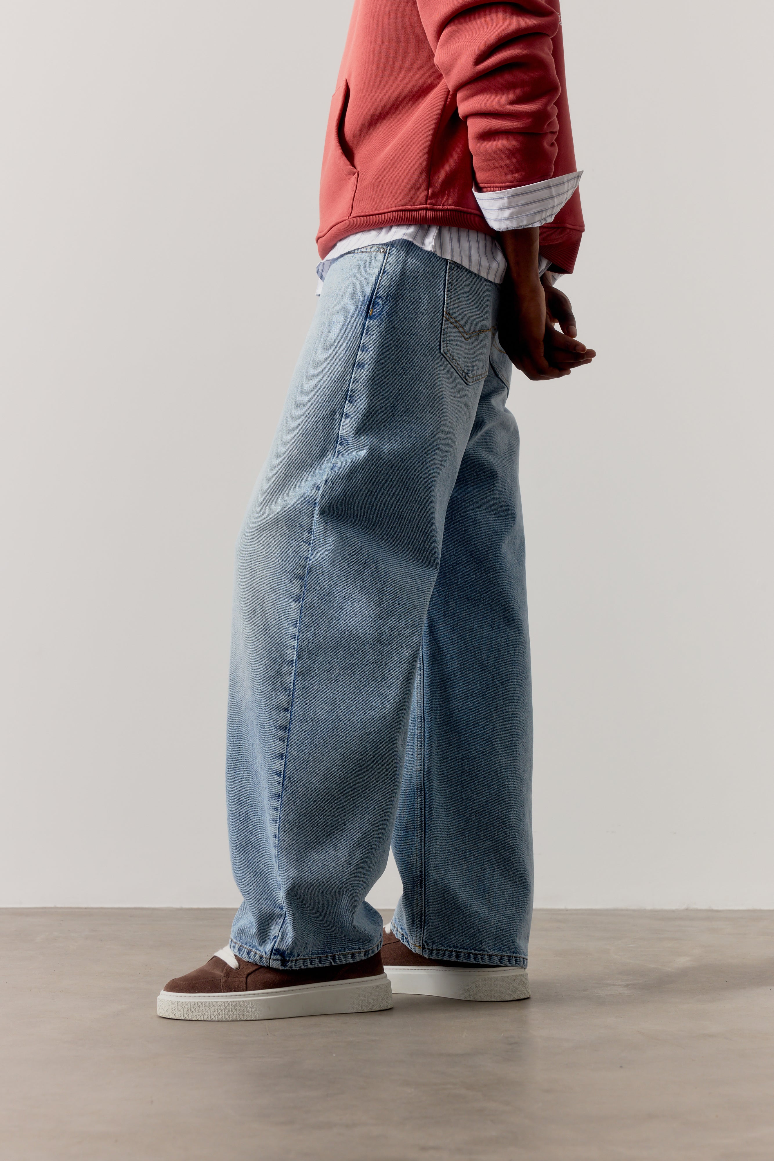 SKATER JEANS - MID STONE WASH