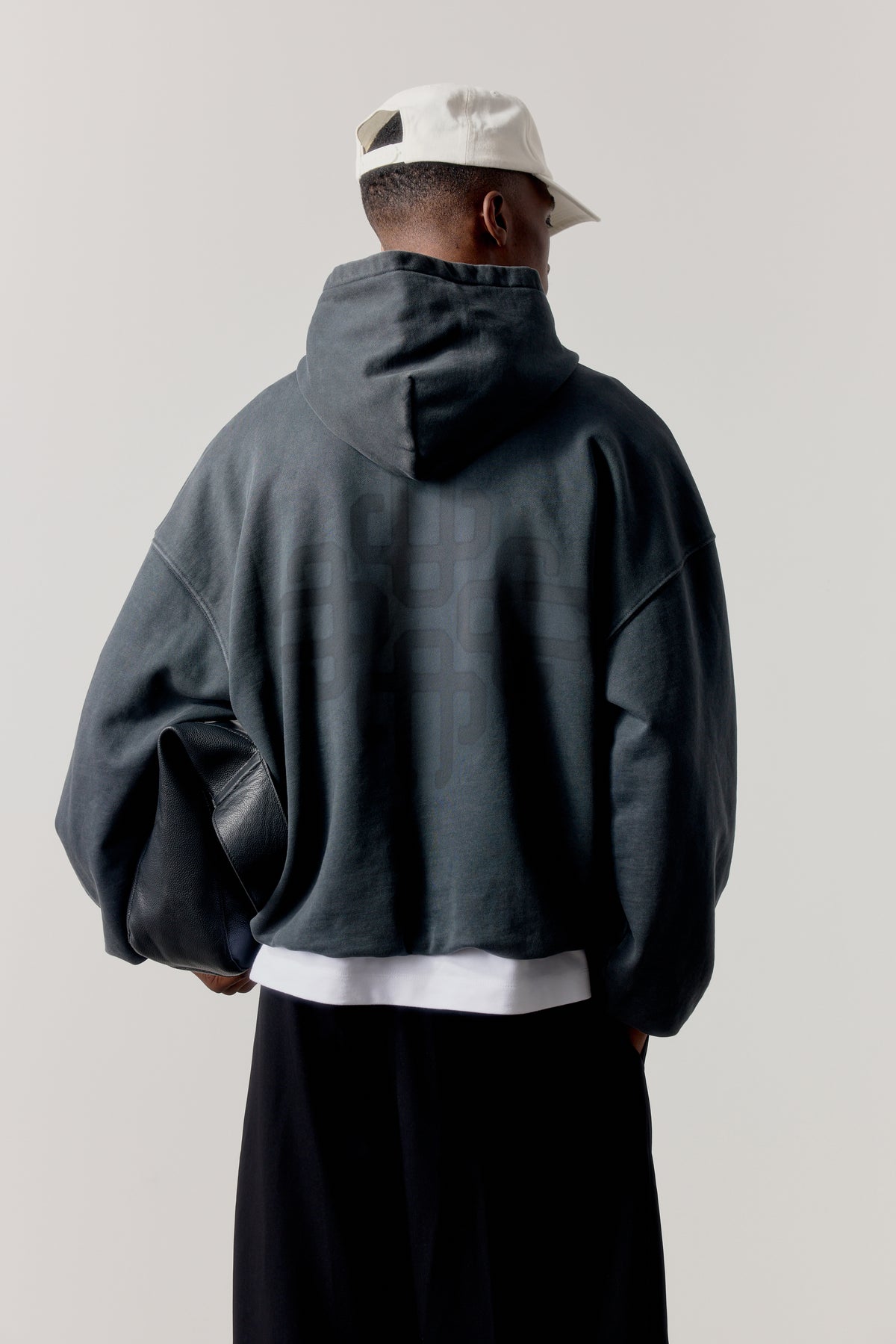 DOUBLE LAYER WASHED EMBLEM HOODIE - BLACK