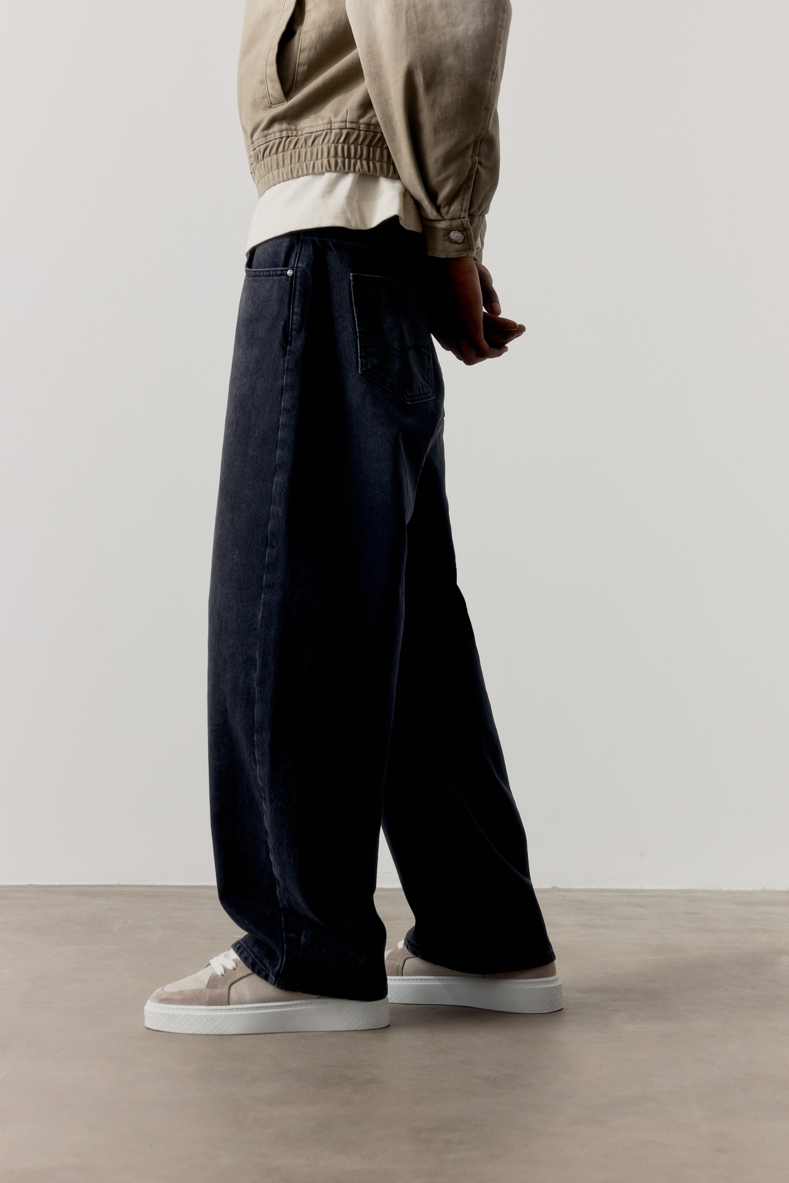 SKATER JEANS - WASHED BLACK