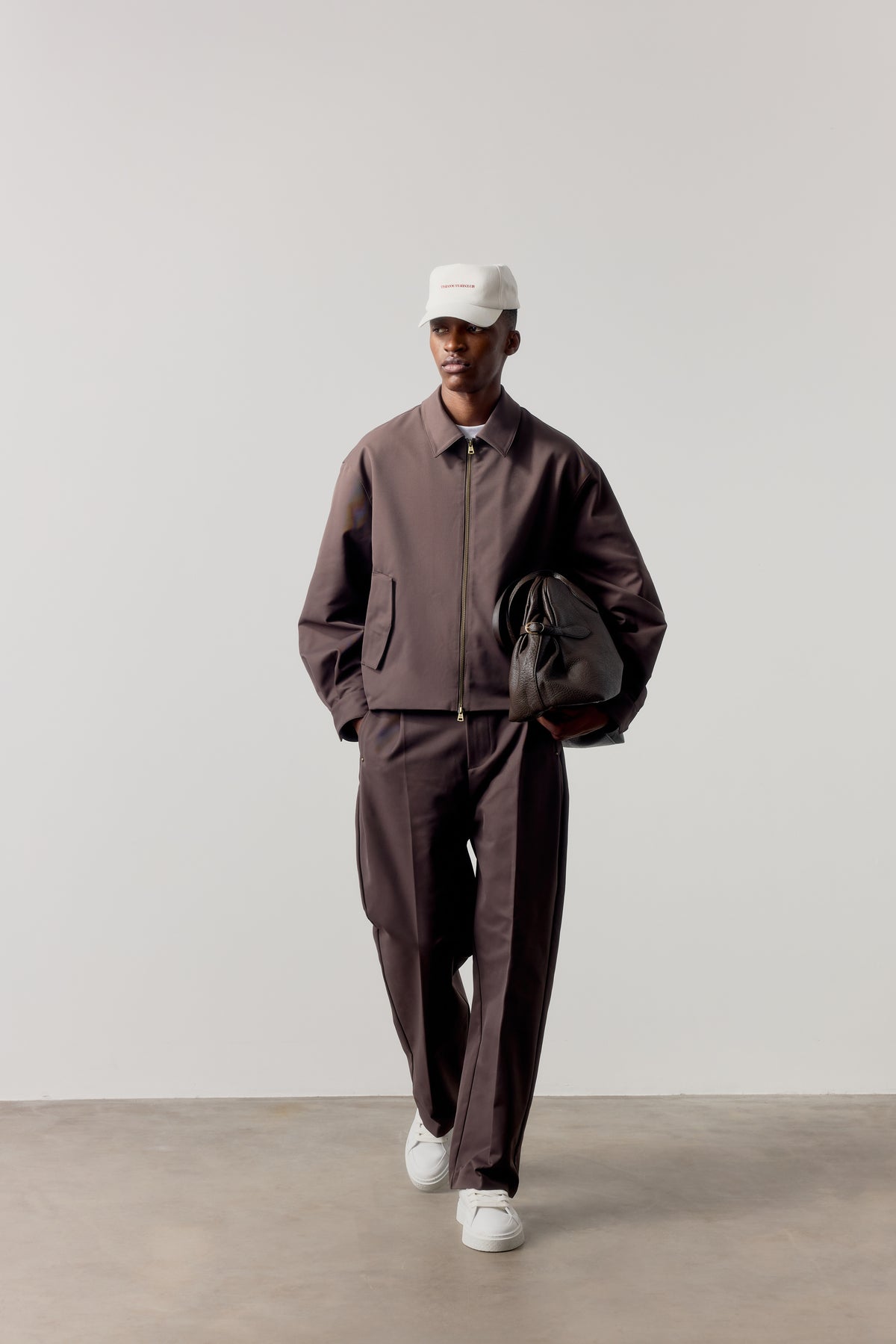 RIVET DETAIL TROUSERS - BROWN