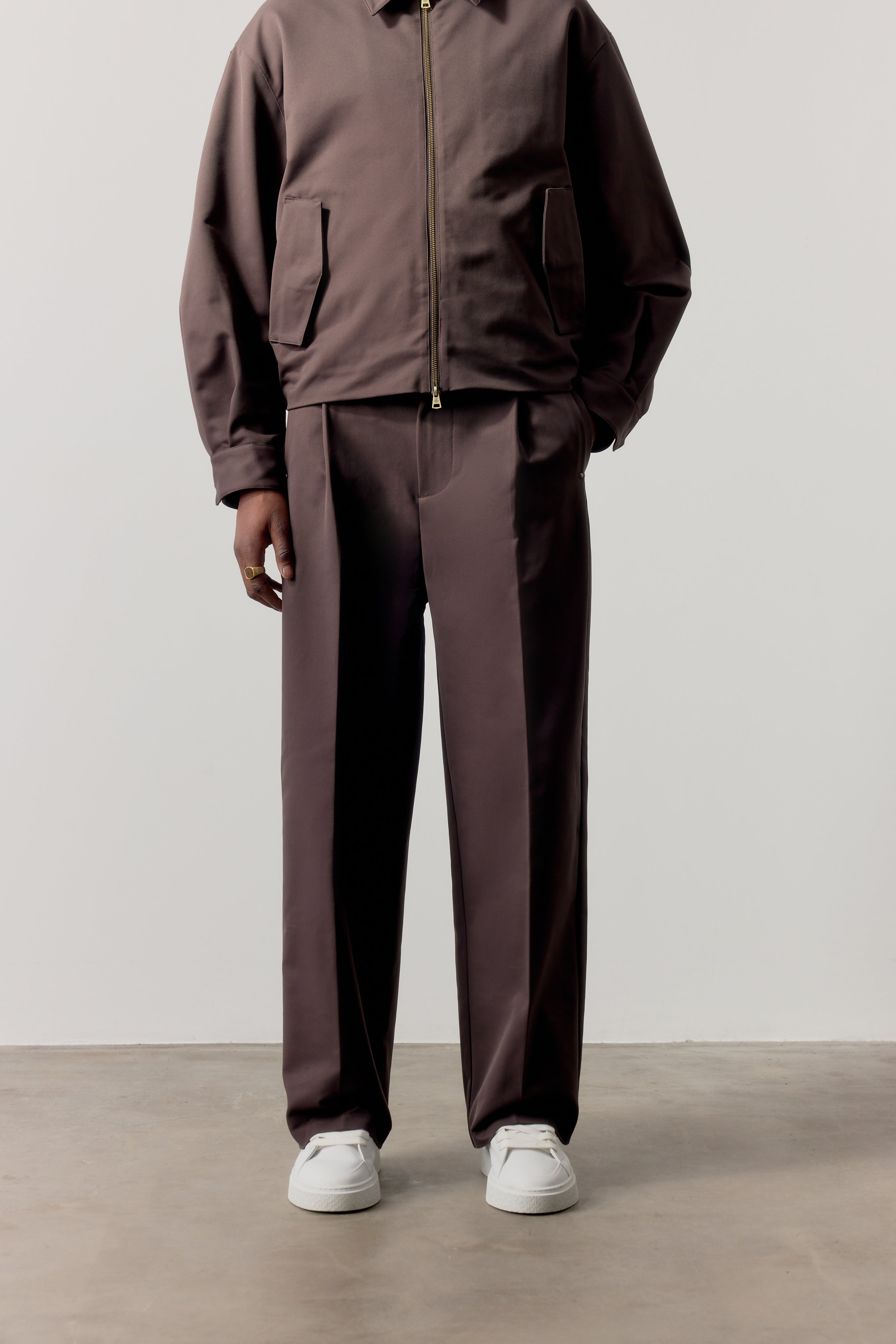 RIVET DETAIL TROUSERS - BROWN