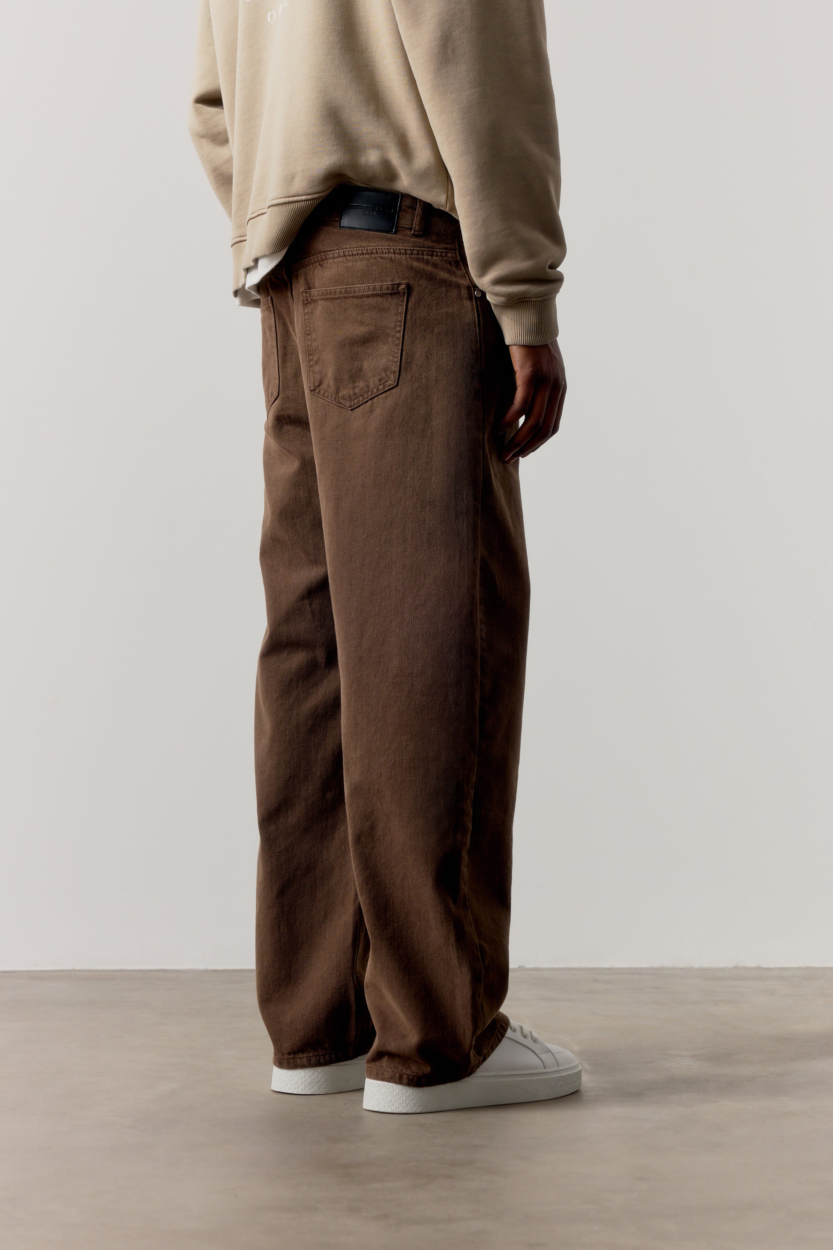 SKATER JEANS - WASHED BROWN