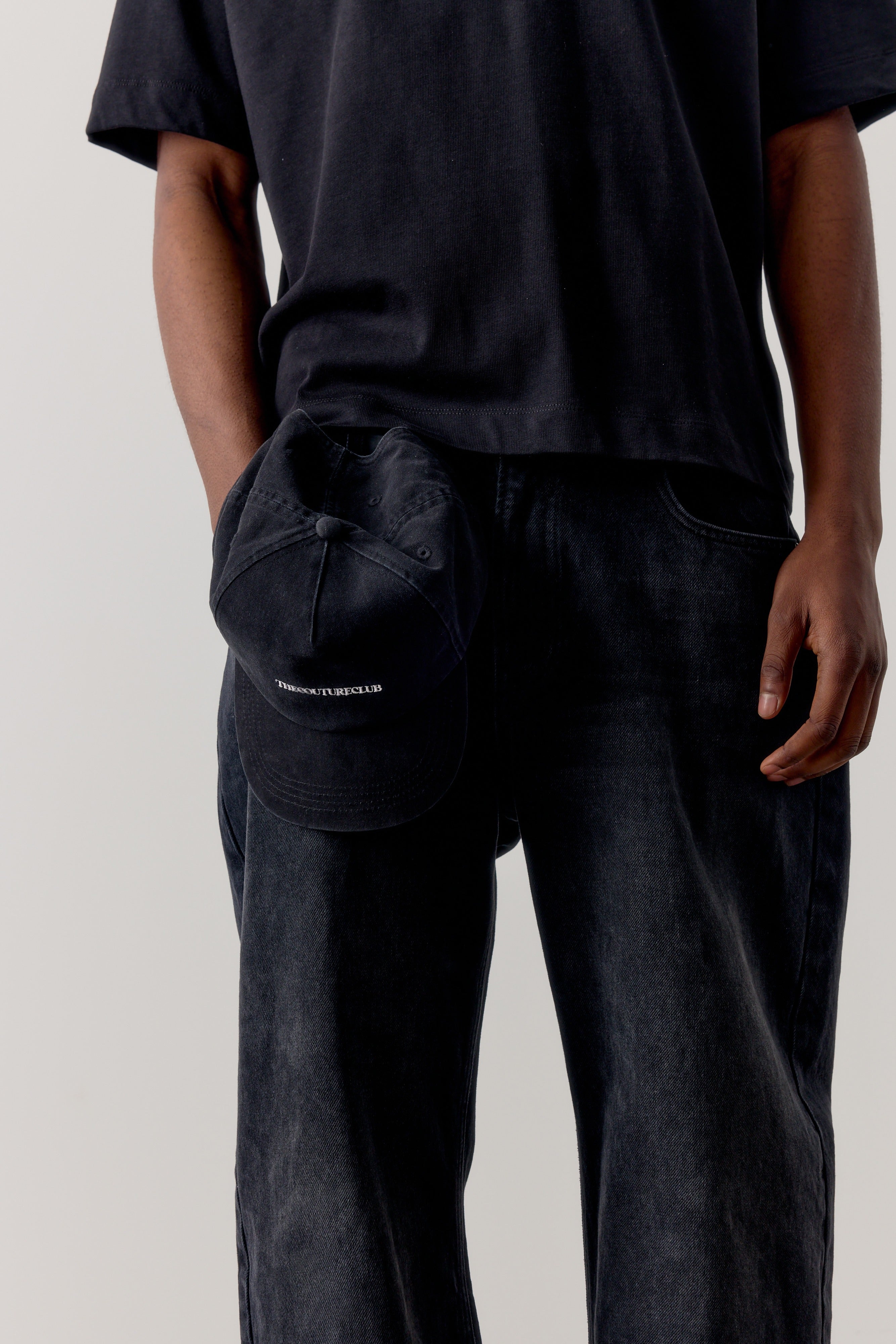 WASHED COPYRIGHT CAP - BLACK