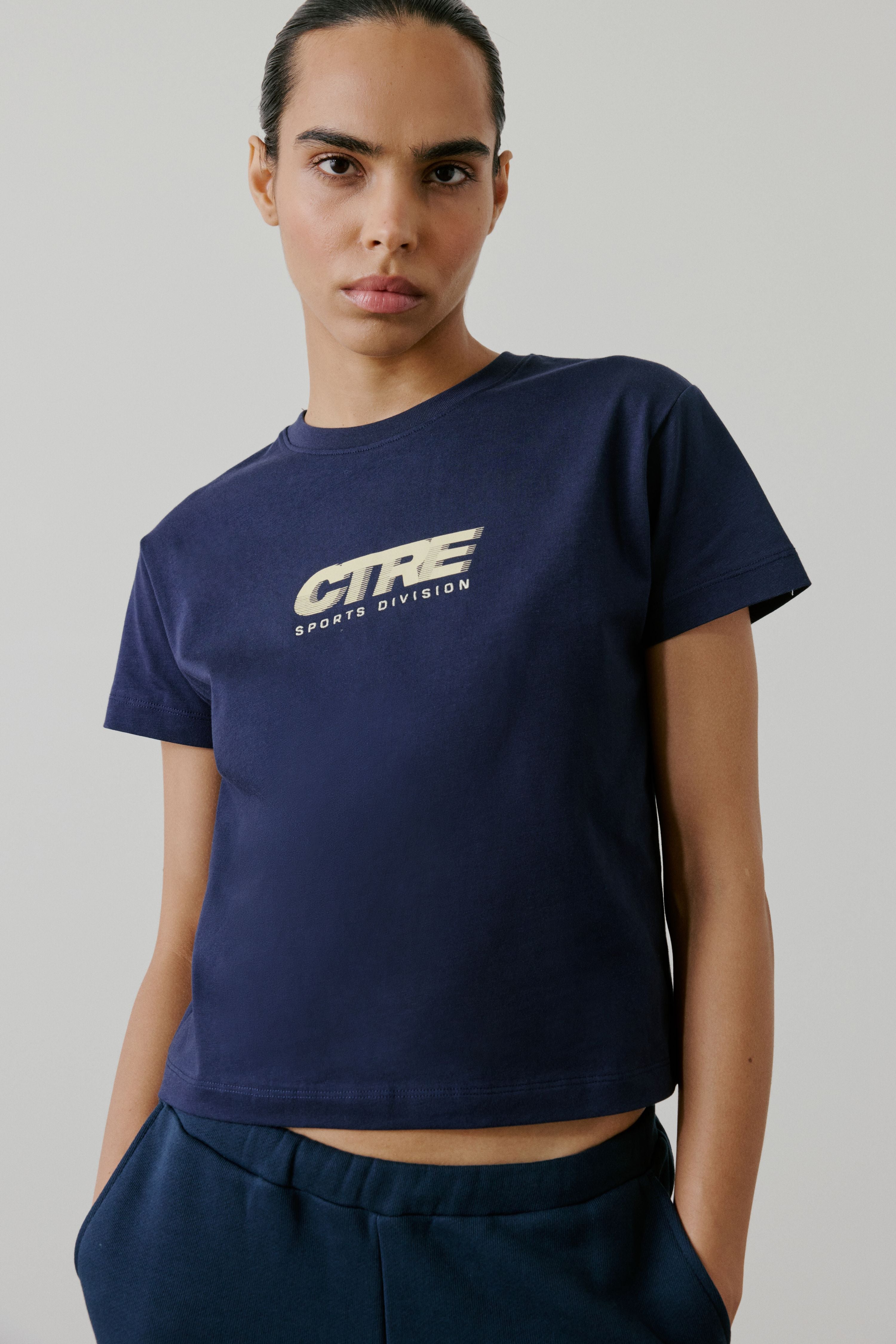 RETRO SPORT CTRE GRAPHIC BABY TEE - NAVY