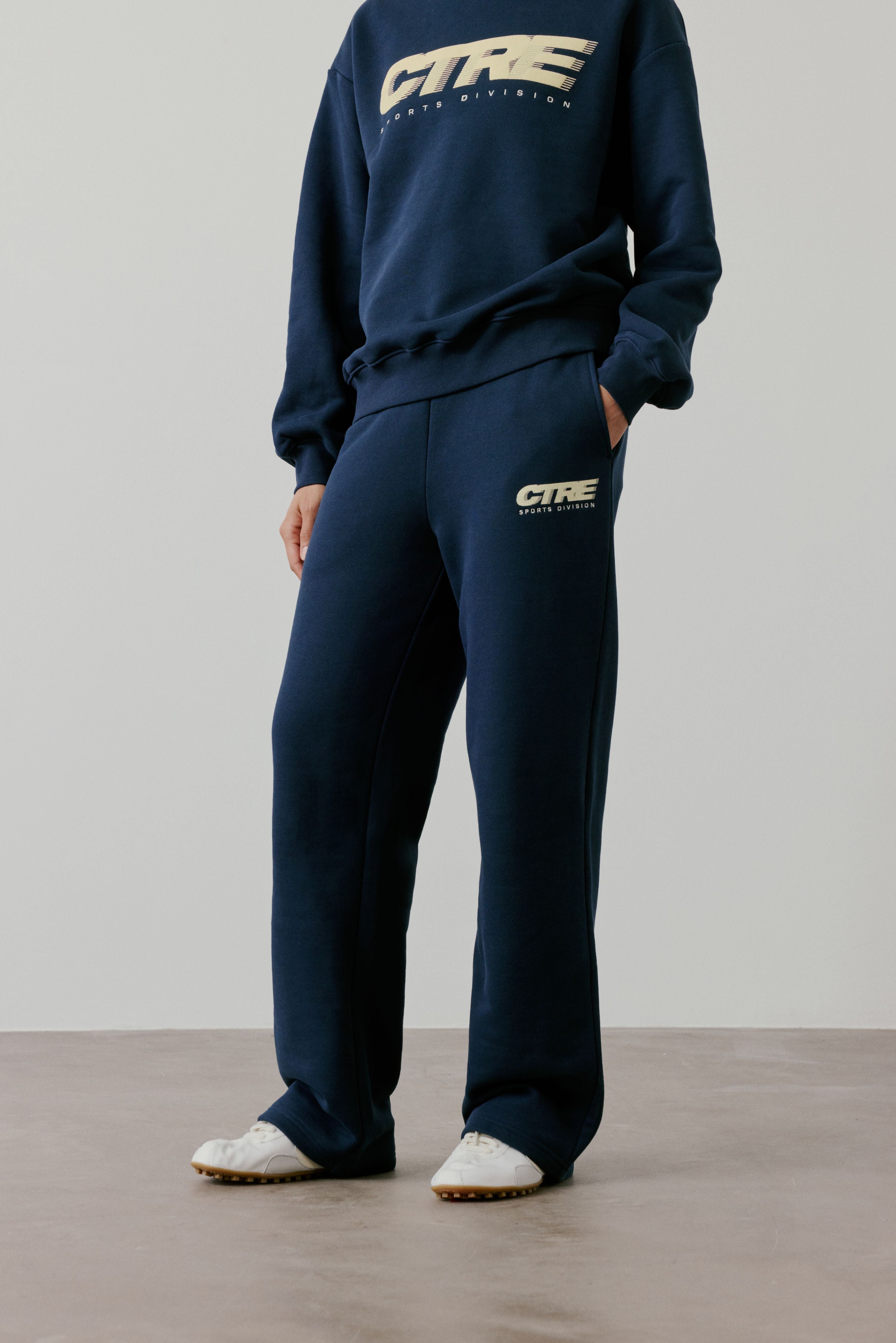 RETRO SPORT CTRE GRAPHIC JOGGERS - NAVY