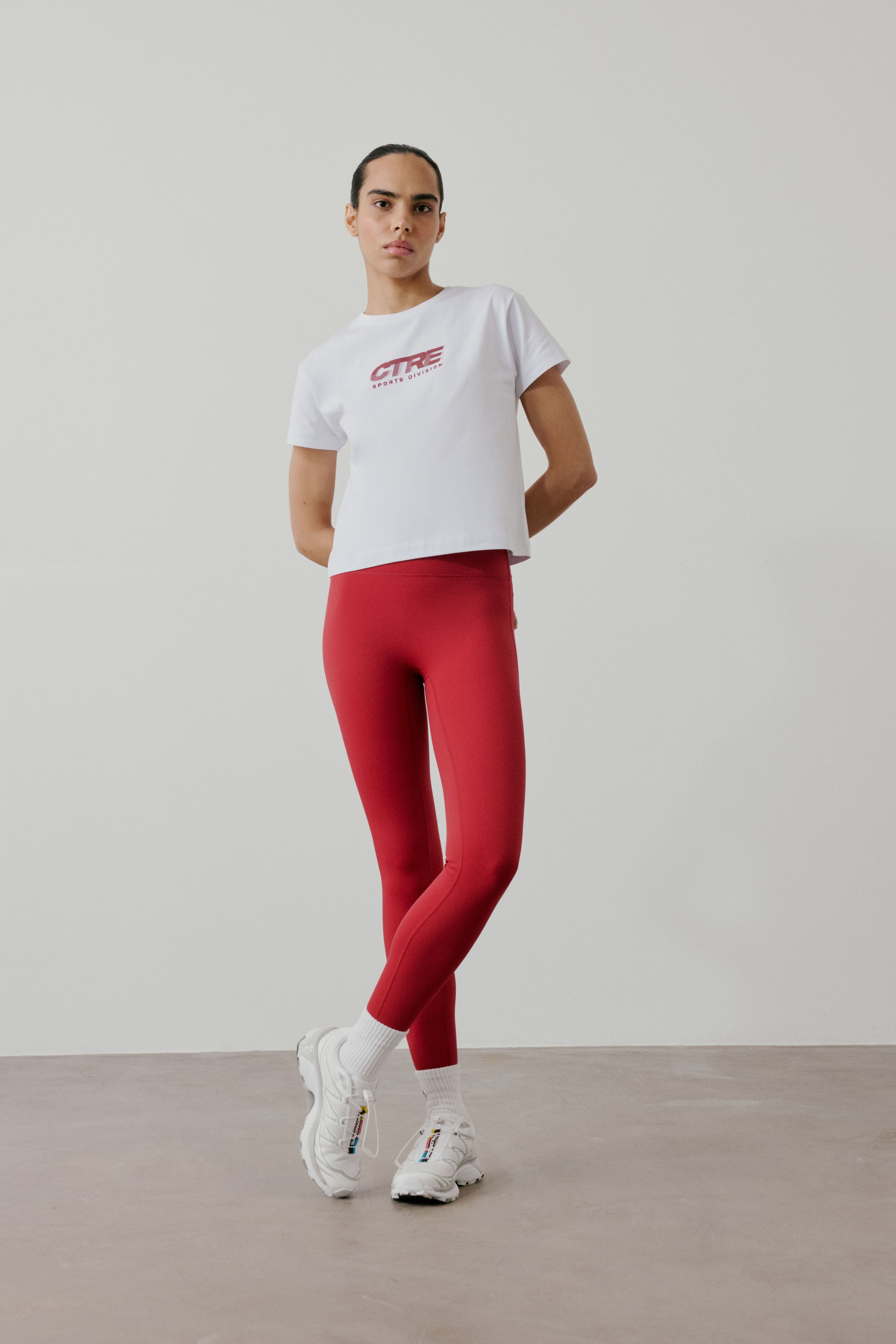 RETRO SPORT CTRE GRAPHIC BABY TEE - WHITE
