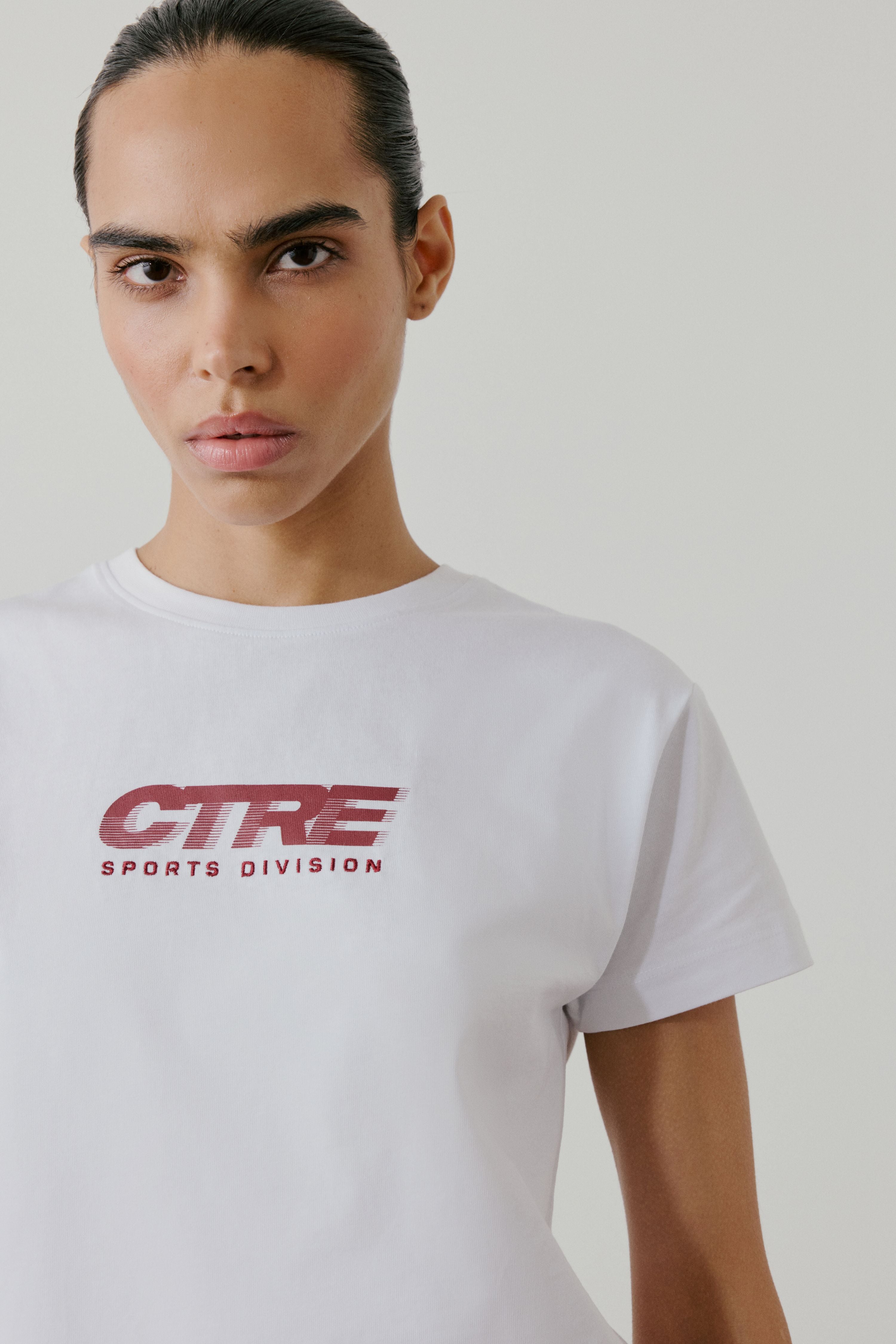 RETRO SPORT CTRE GRAPHIC BABY TEE - WHITE