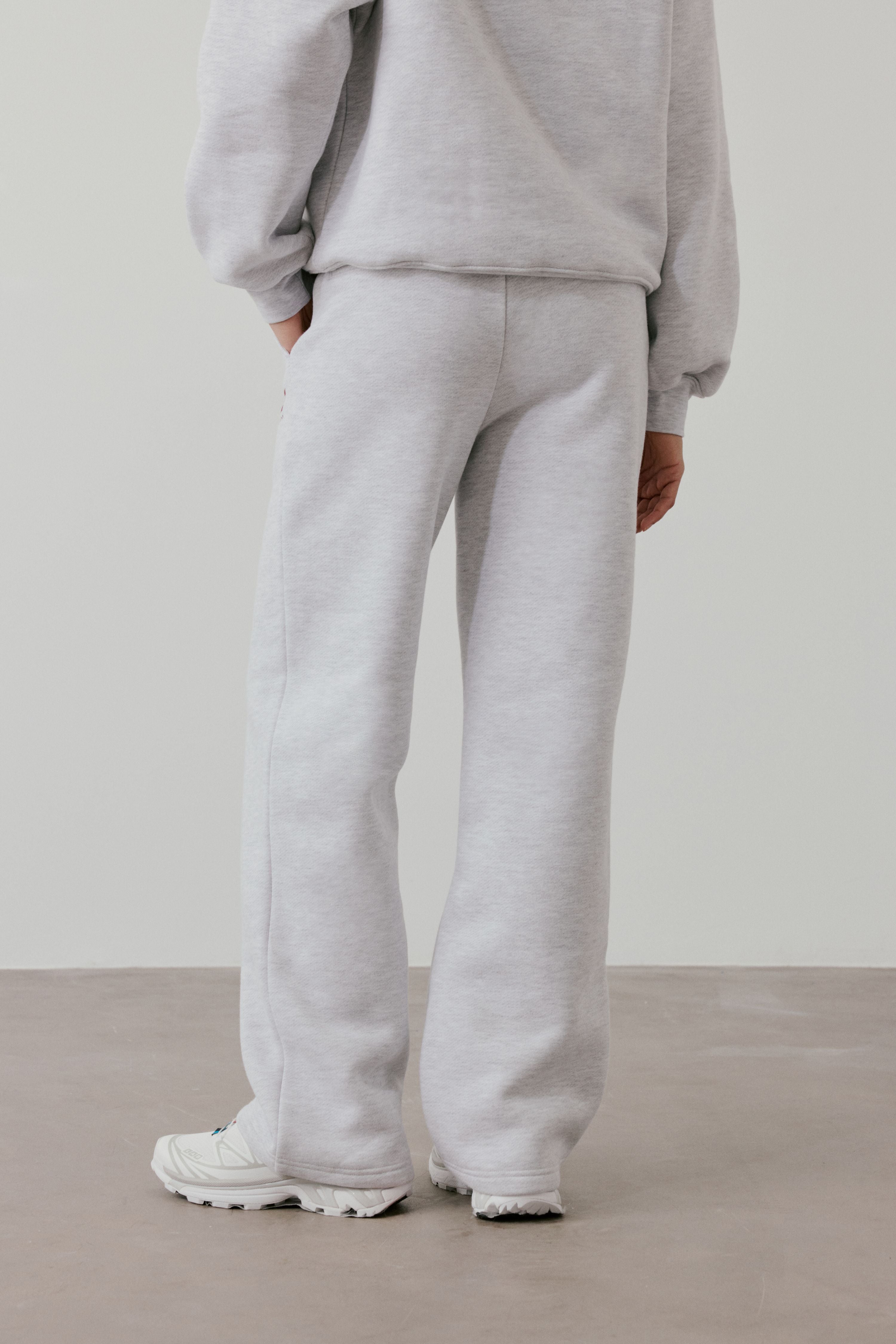 RETRO SPORT CTRE GRAPHIC JOGGERS - GREY MARL