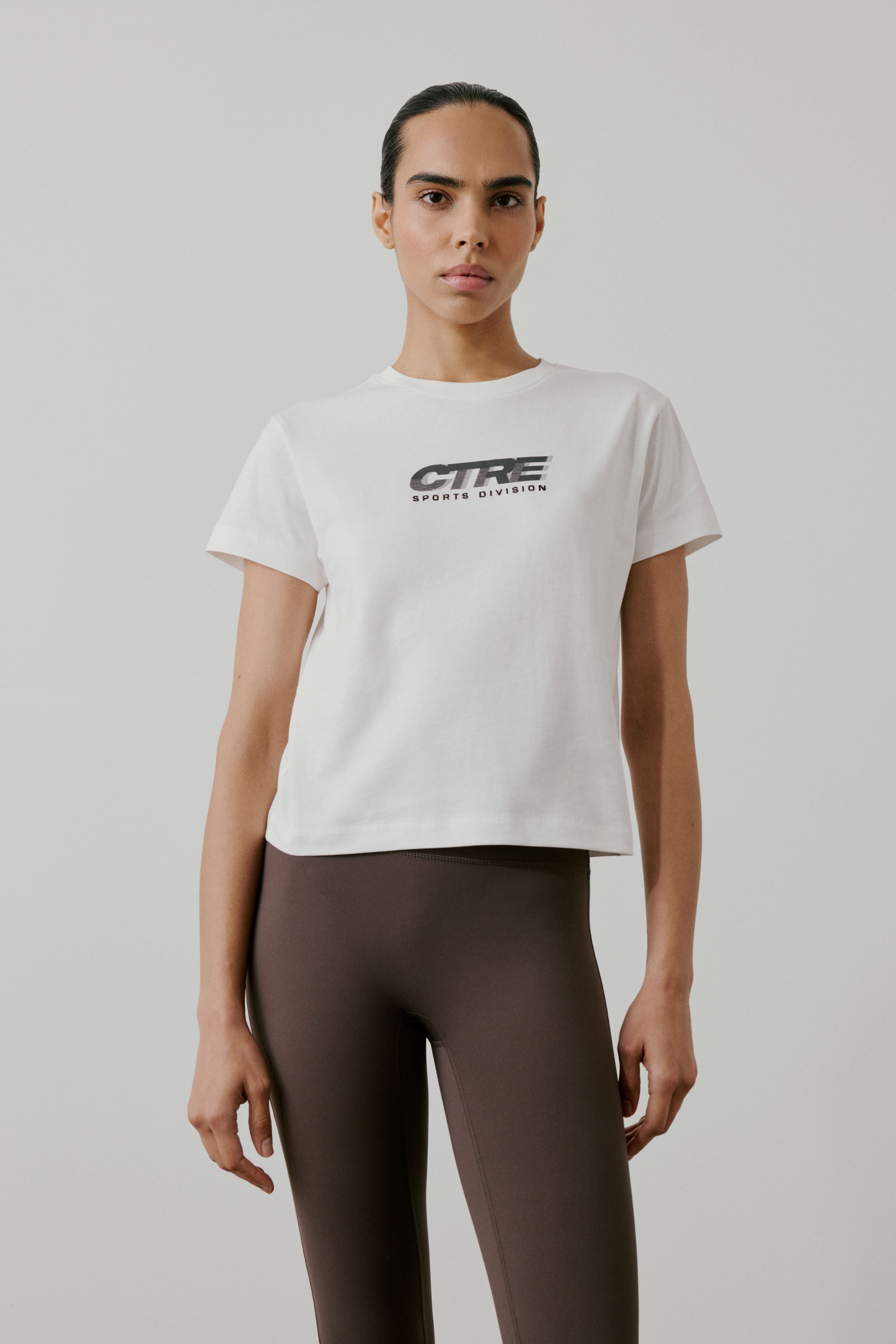 RETRO SPORT CTRE GRAPHIC BABY TEE - OFF WHITE