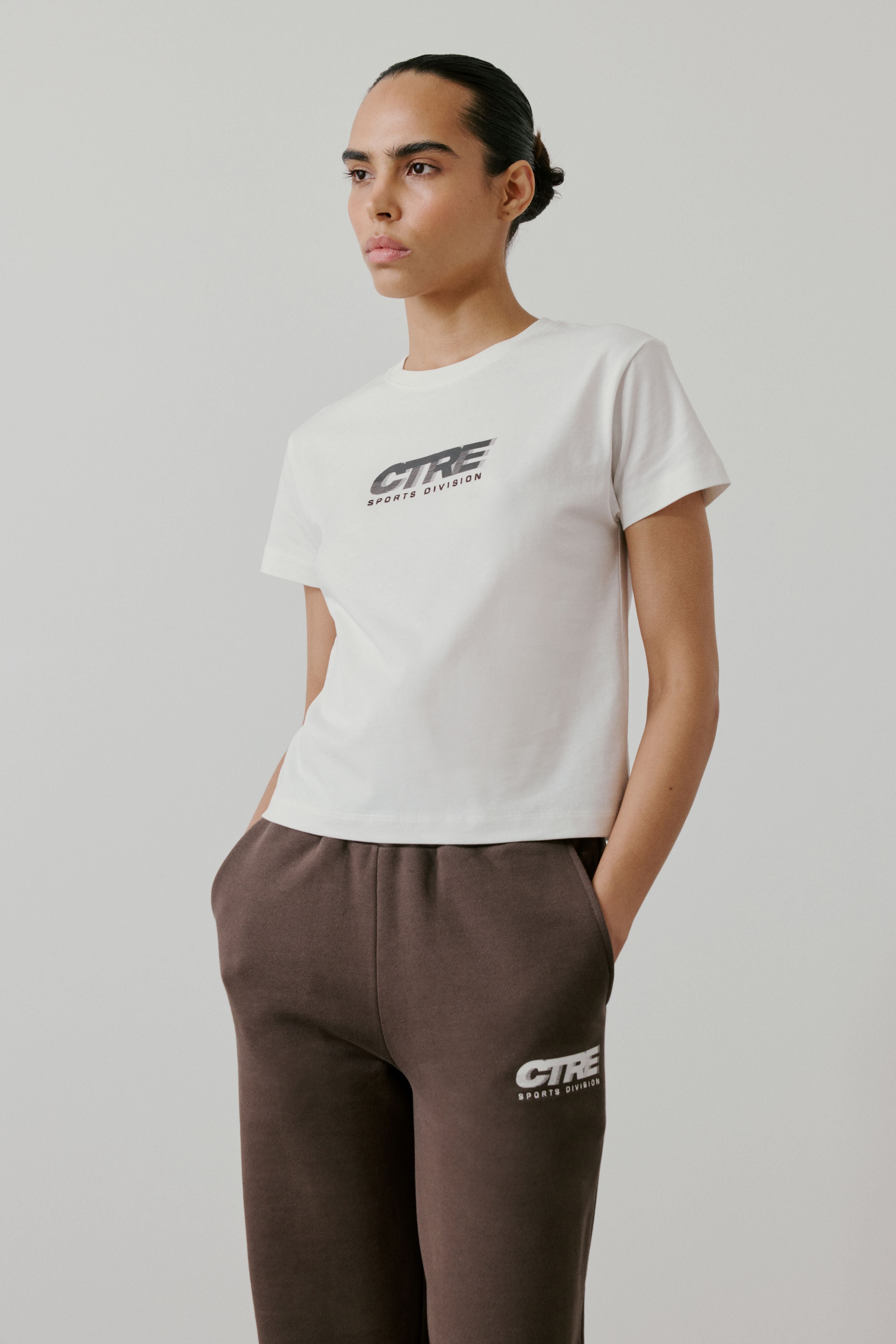 RETRO SPORT CTRE GRAPHIC BABY TEE - OFF WHITE