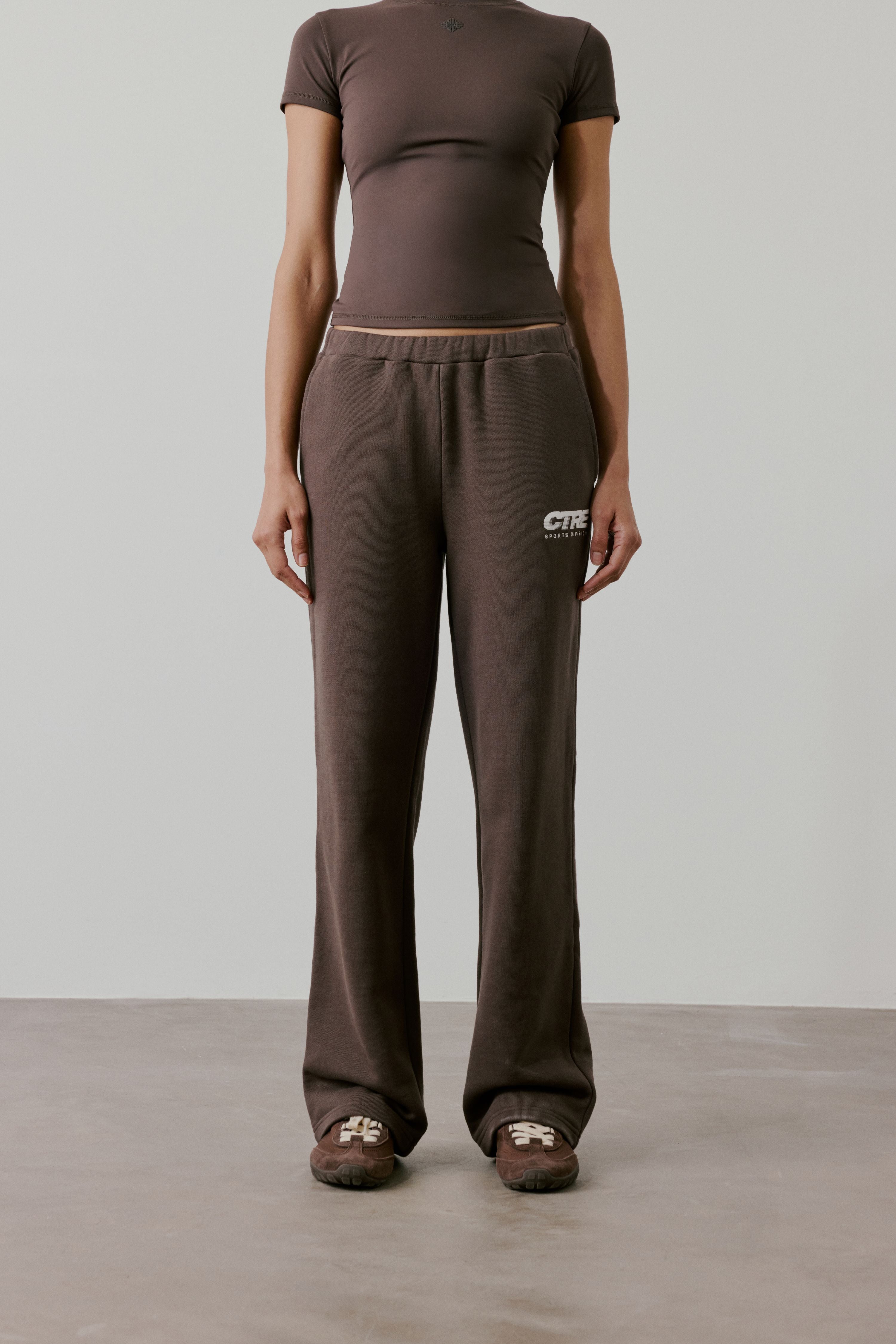 RETRO SPORT CTRE GRAPHIC JOGGERS - BROWN