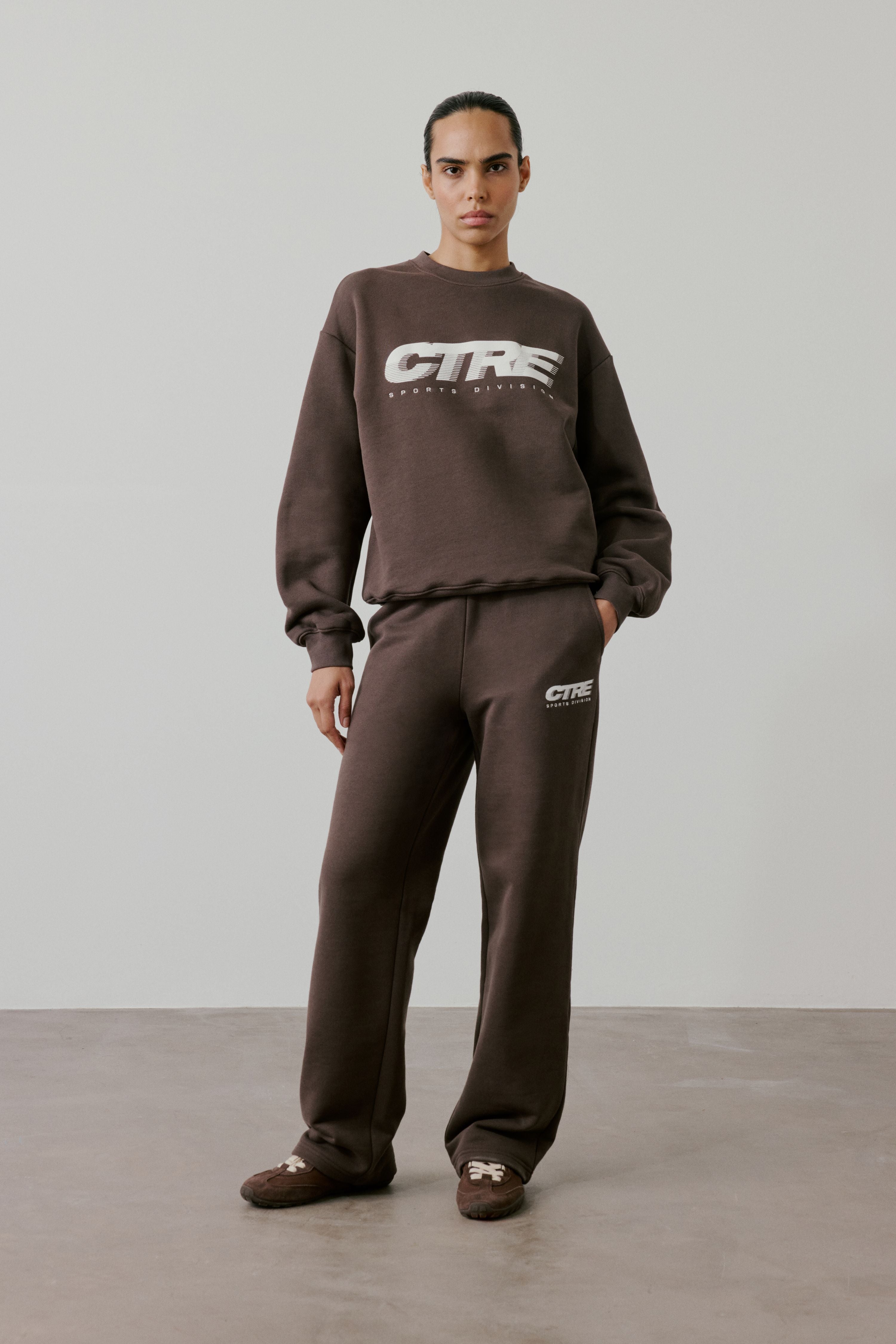 RETRO SPORT CTRE GRAPHIC JOGGERS - BROWN
