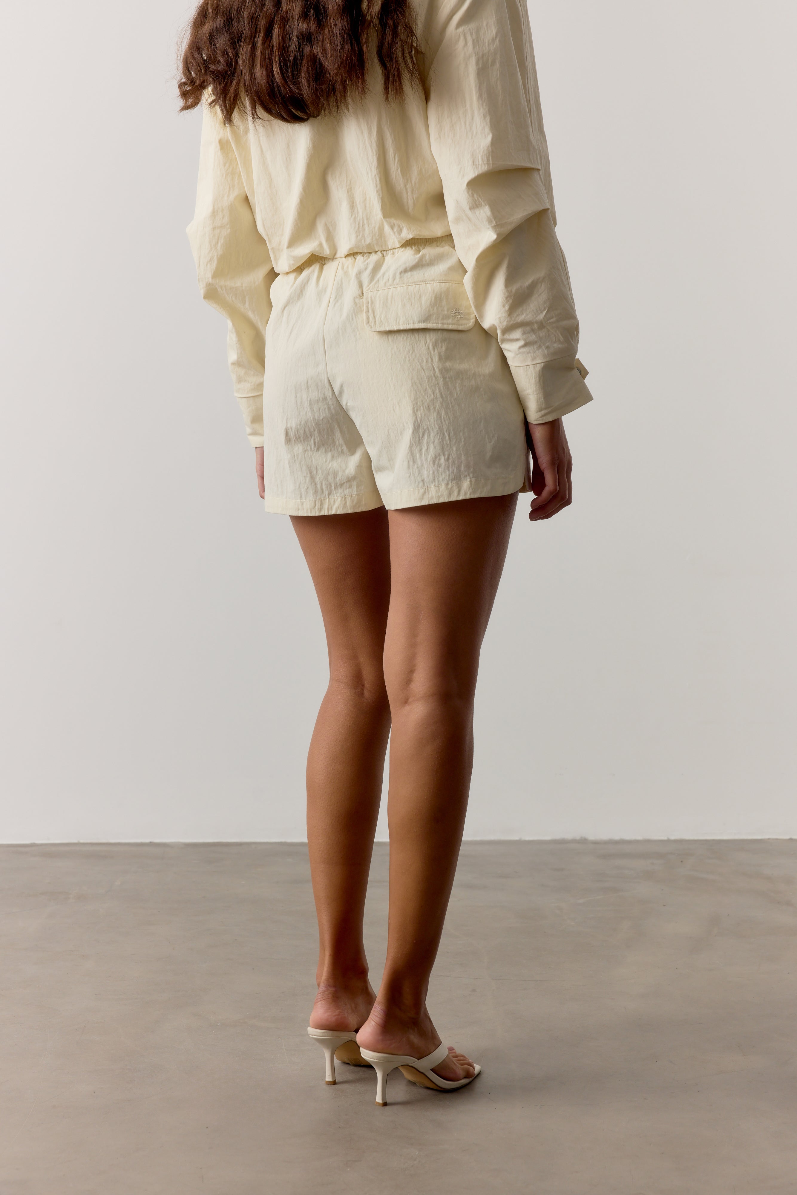 SHELL ELASTICATED SHORTS - ECRU
