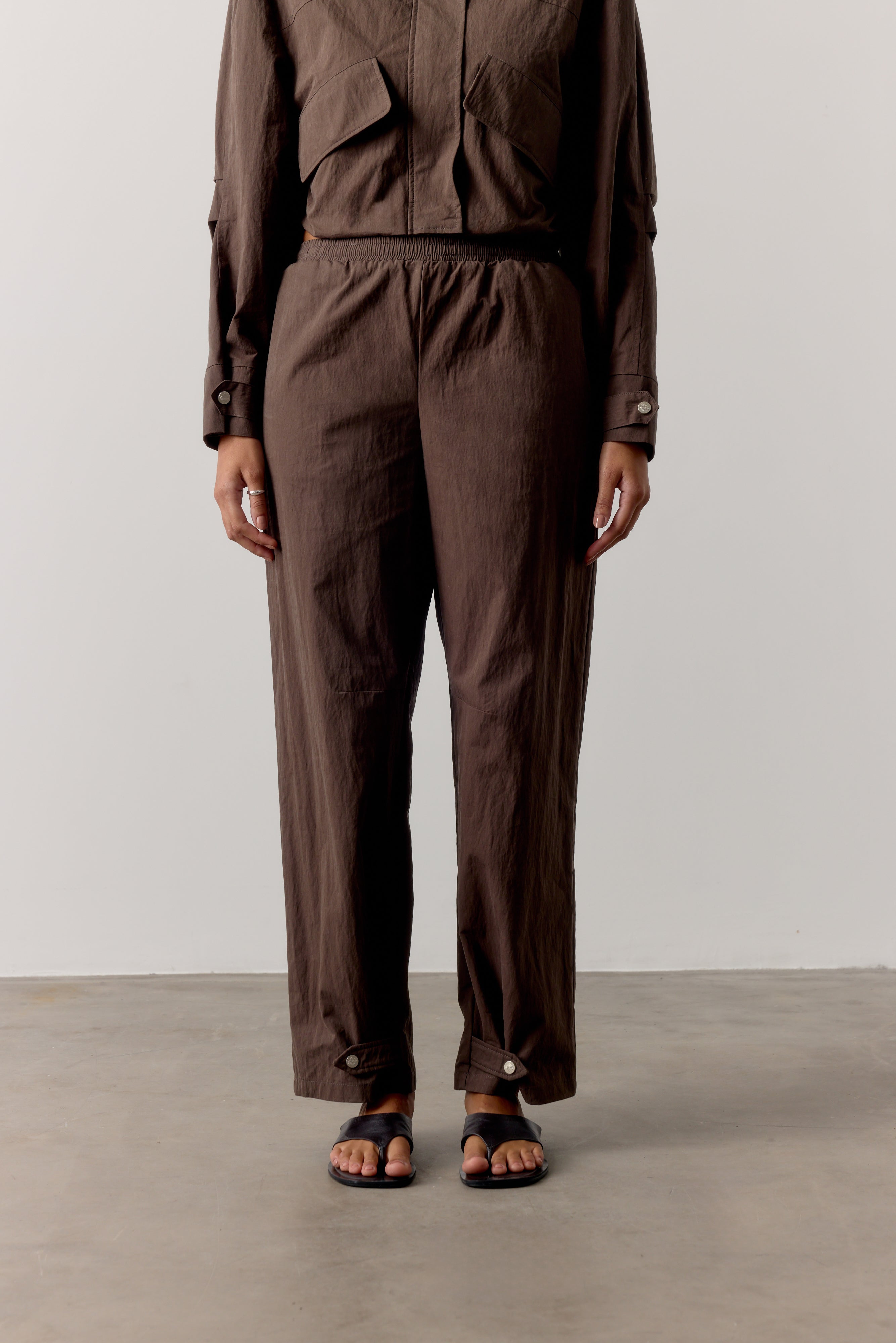 BARREL LEG SHELL TROUSERS - BROWN