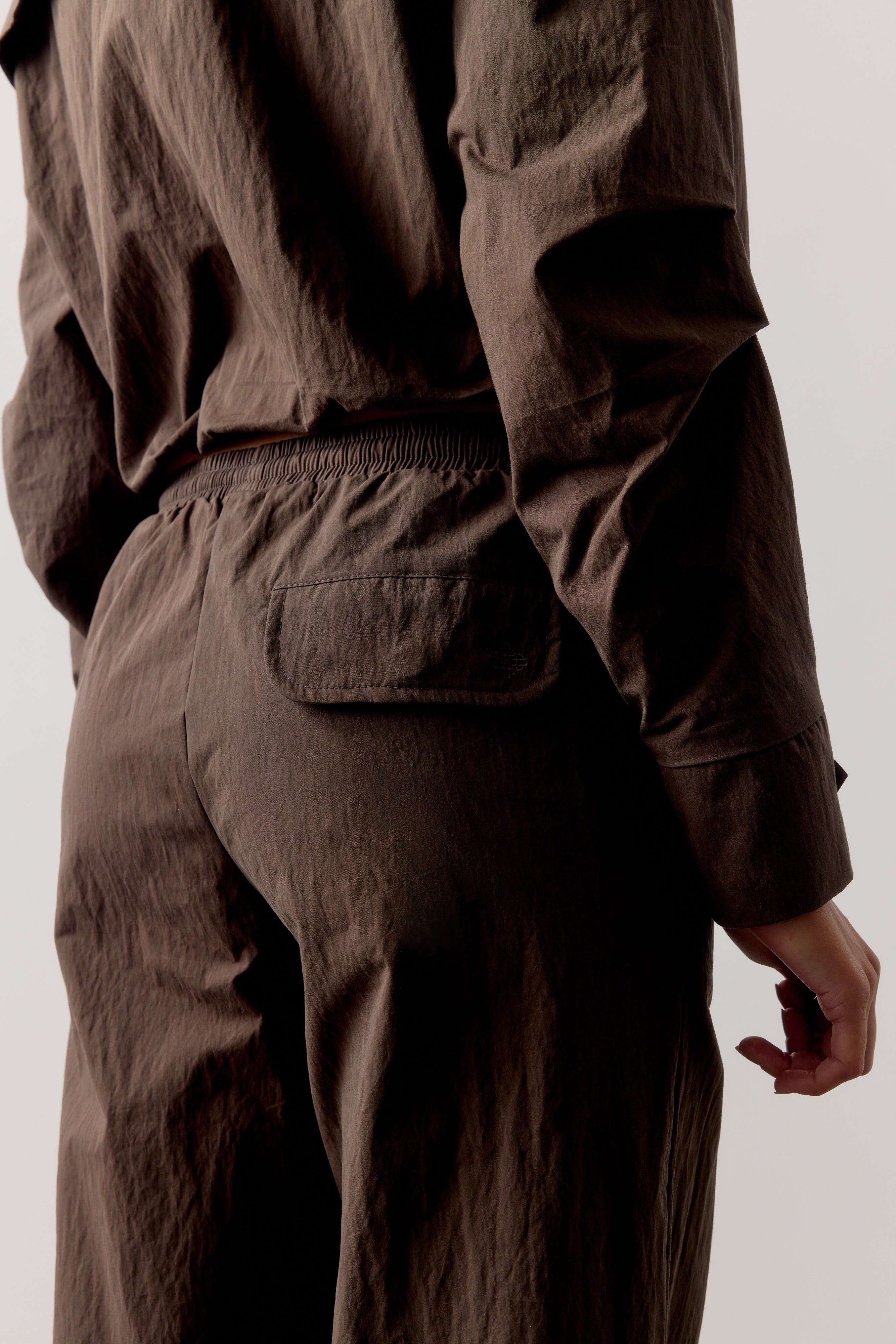 BARREL LEG SHELL TROUSERS - BROWN