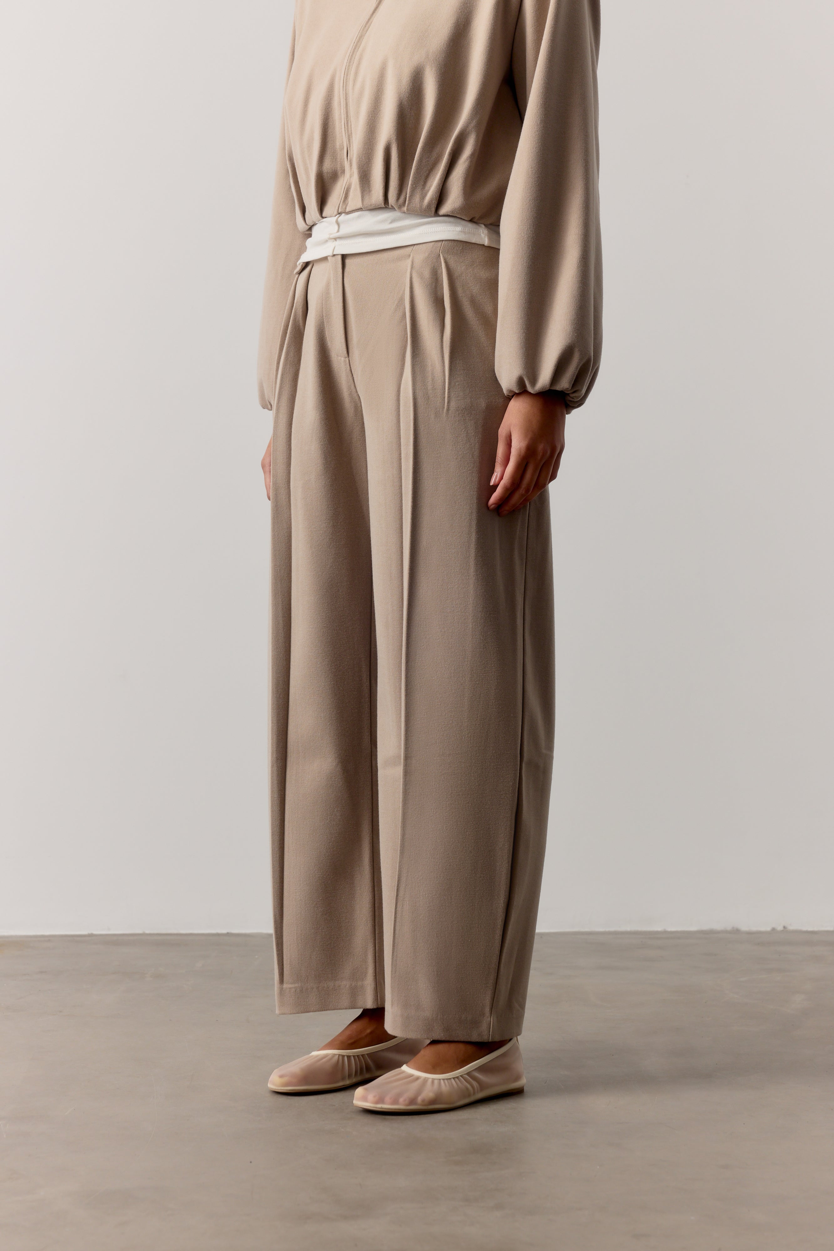 BARREL LEG SMART TROUSERS - BEIGE