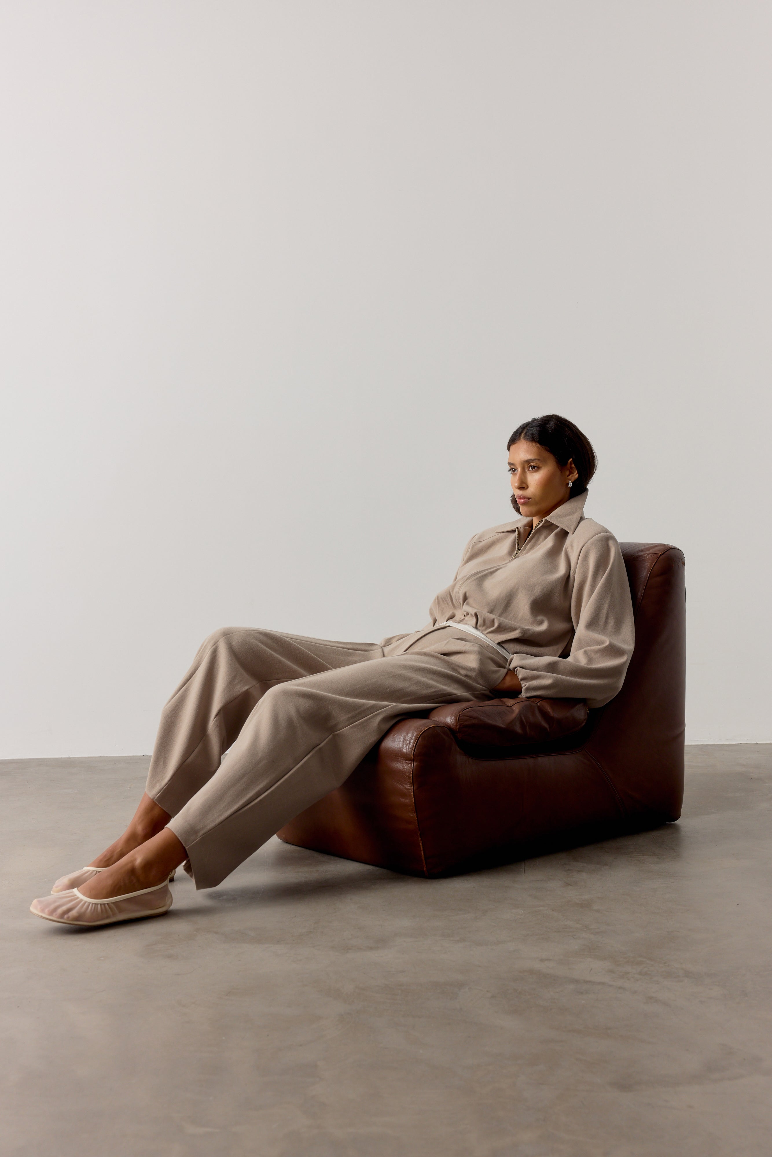 BARREL LEG SMART TROUSERS - BEIGE