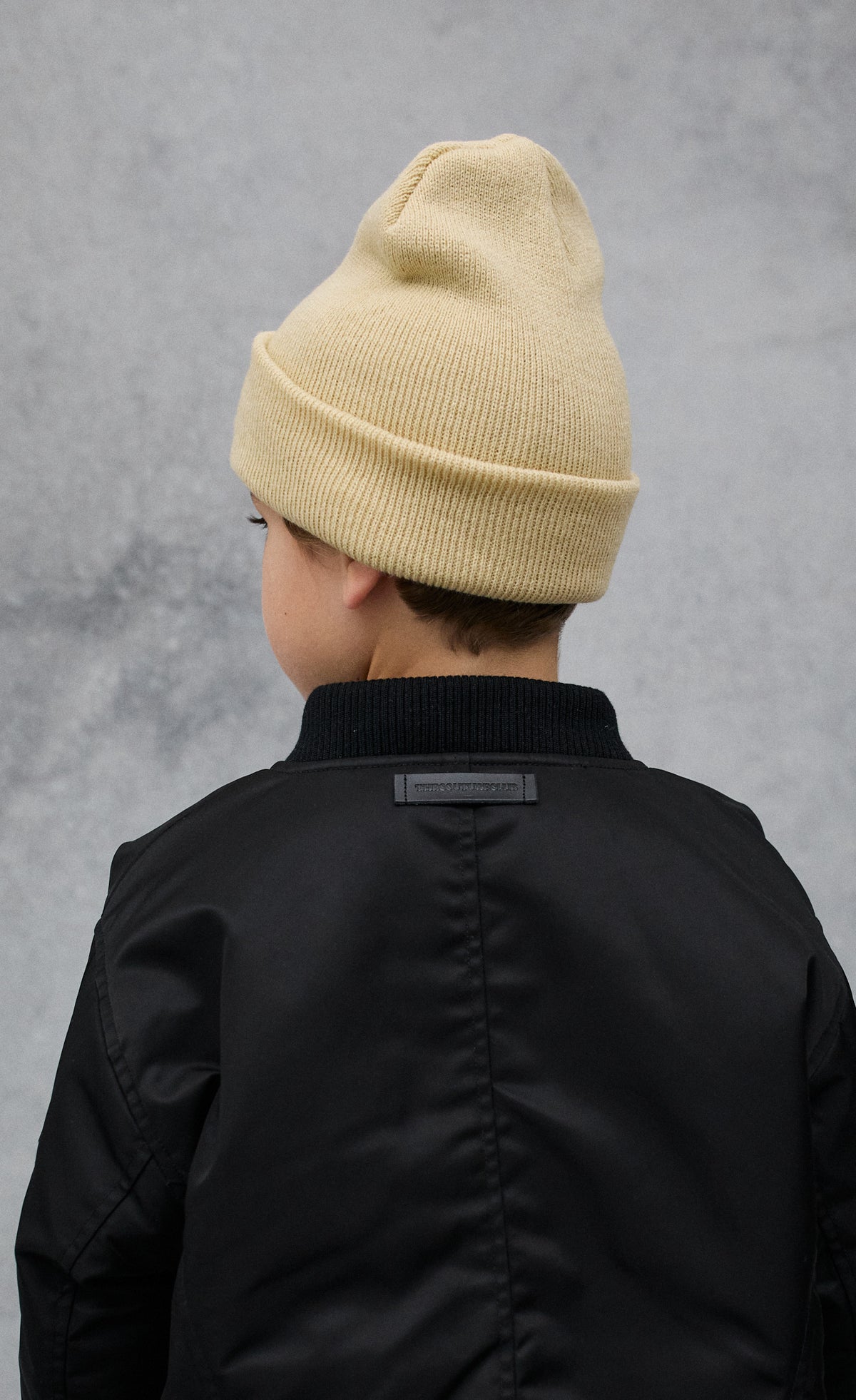 KIDS EMBLEM BADGE BEANIE - BEIGE