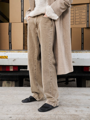 STRAIGHT LEG VINTAGE WASH JEANS - BROWN WASH