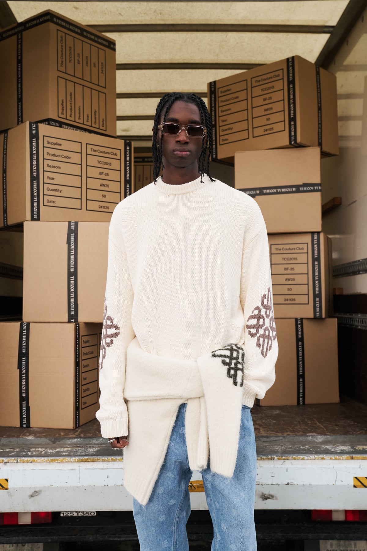 CHUNKY KNIT EMBLEM JUMPER - OFF WHITE