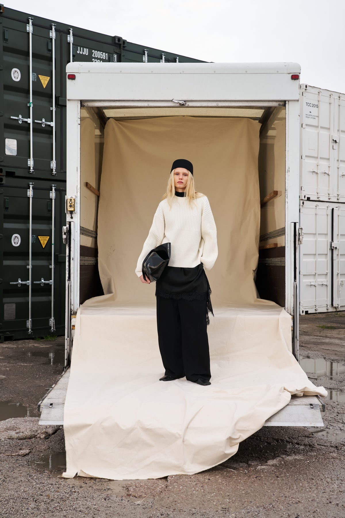 CONTRAST KNIT OVERSIZED CREW - ECRU