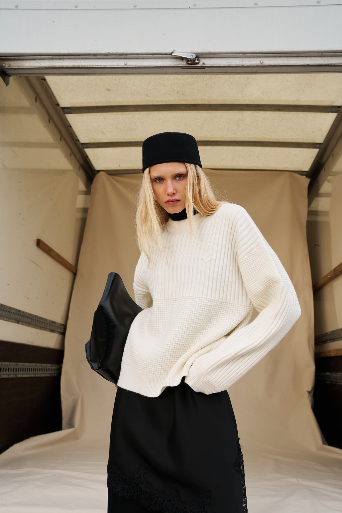 CONTRAST KNIT OVERSIZED CREW - ECRU