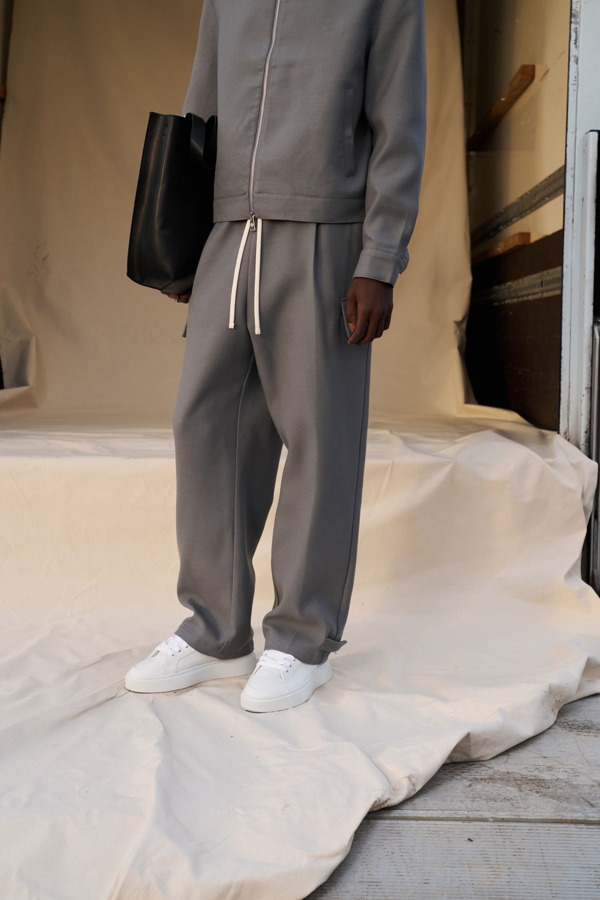 PLEATED WIDE LEG WOOL BLEND TROUSERS - GREY