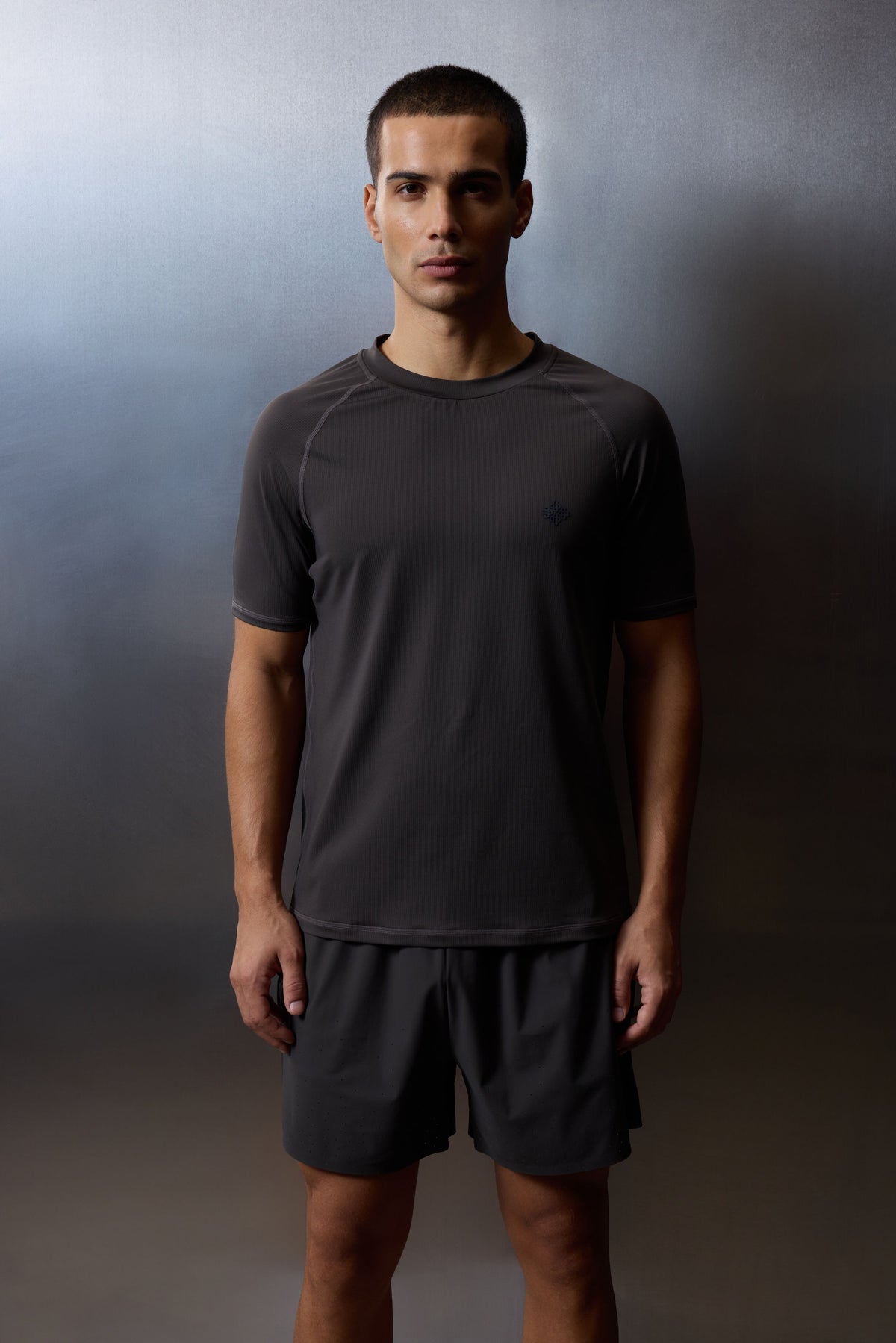 SHORT SLEEVE TRAINING TOP - CHARCOAL