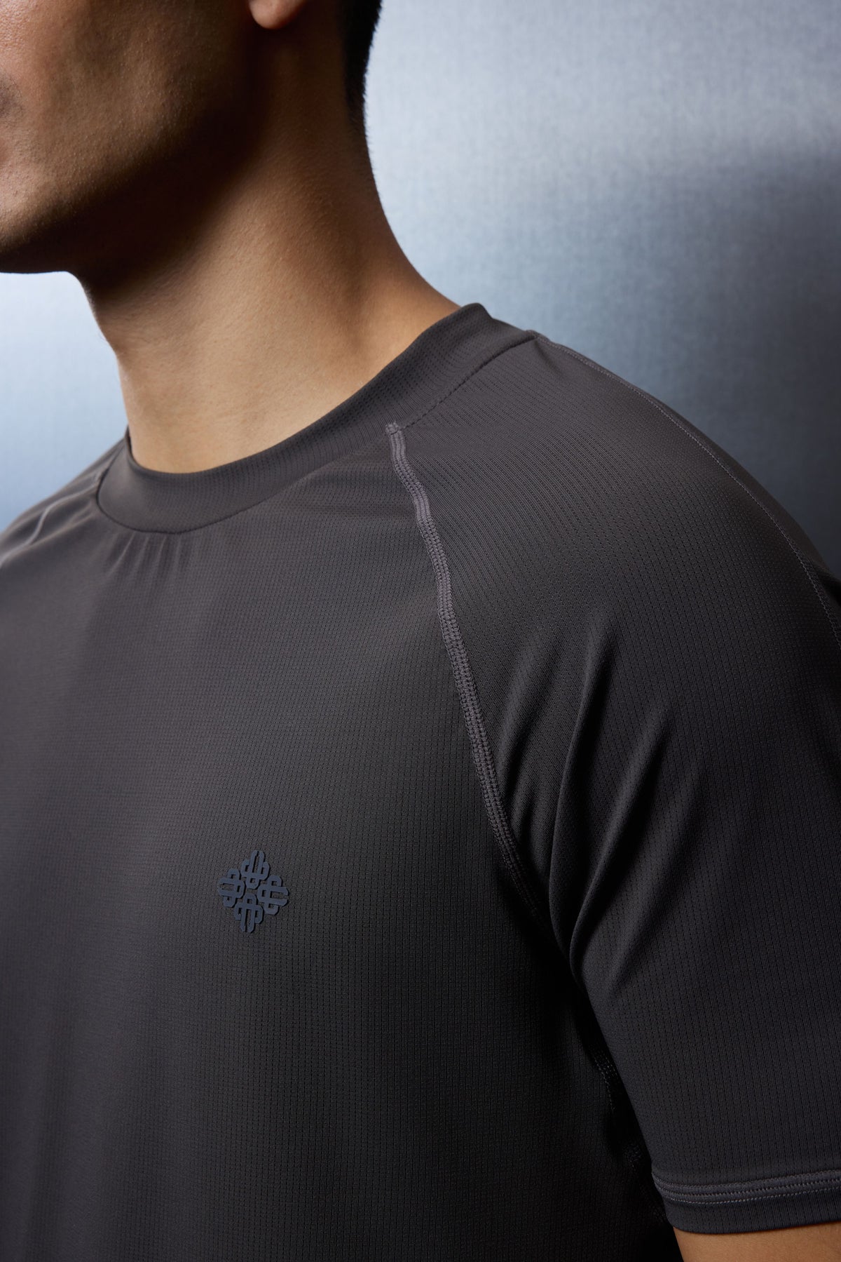SHORT SLEEVE TRAINING TOP - CHARCOAL