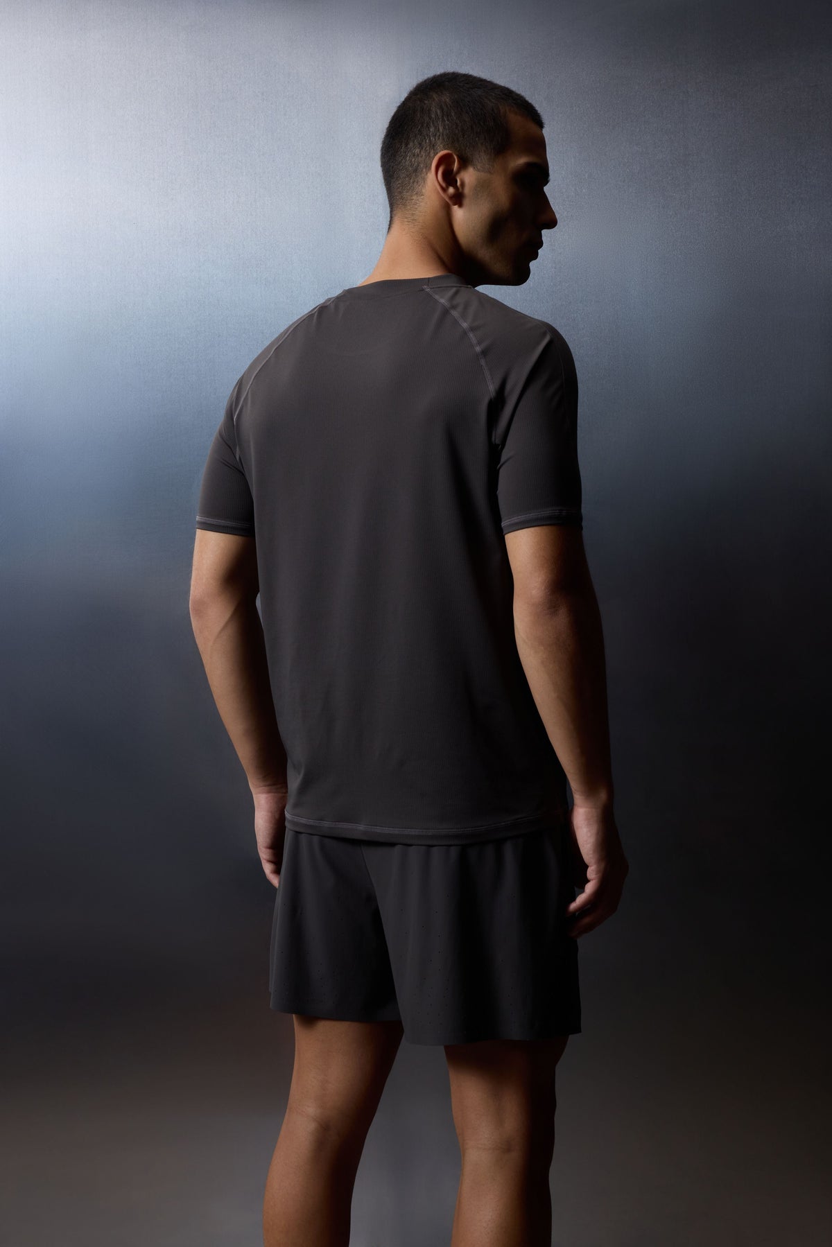 SHORT SLEEVE TRAINING TOP - CHARCOAL