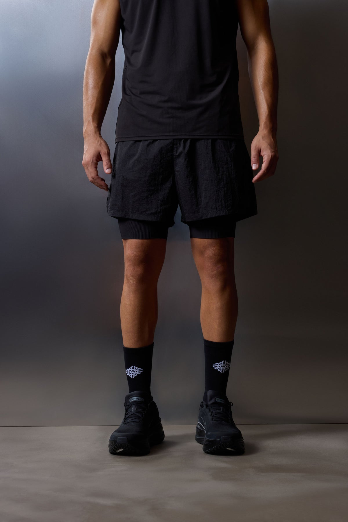 2-1 TRANSPARENT RUN SHORT - BLACK