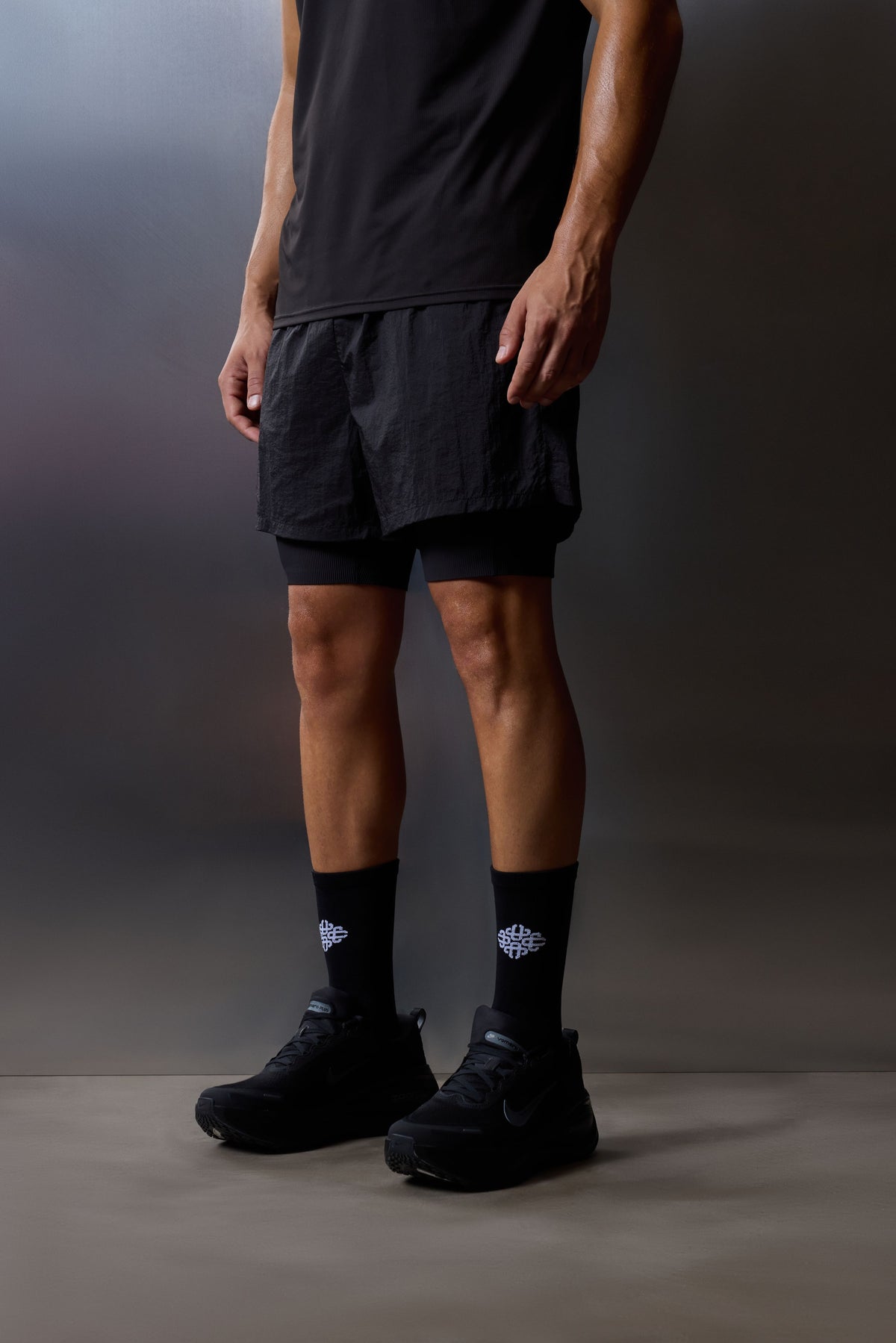 2-1 TRANSPARENT RUN SHORT - BLACK