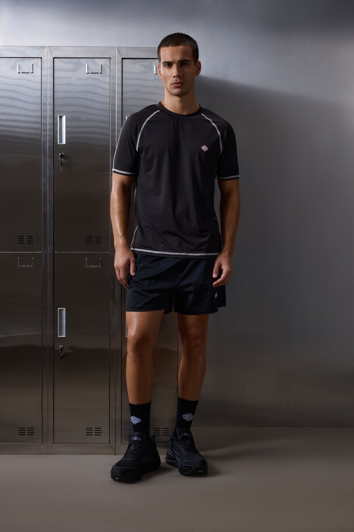 SHORT SLEEVE TRAINING TOP - BLACK PINK